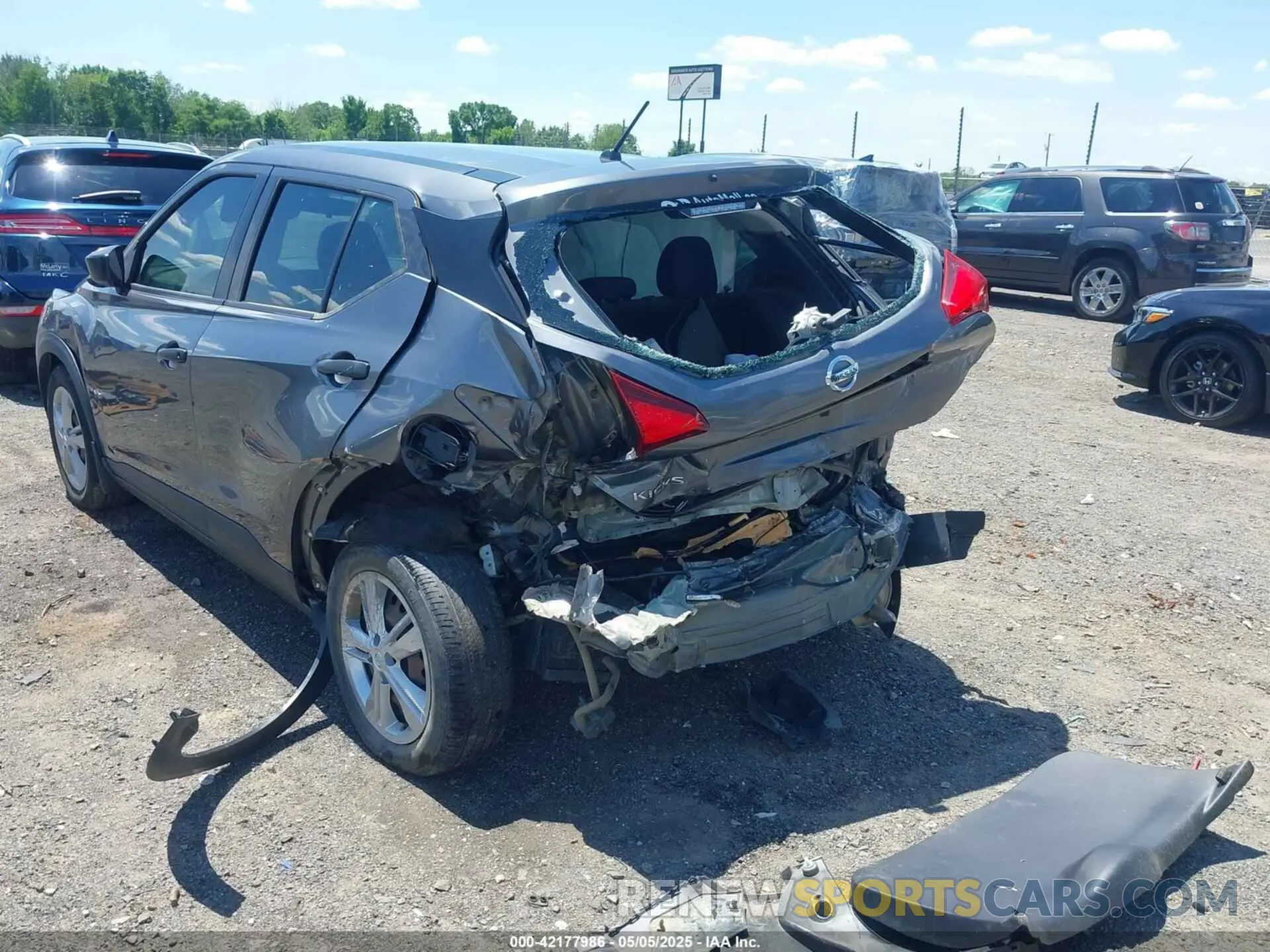 6 Photograph of a damaged car 3N1CP5BV3LL512442 NISSAN KICKS 2020