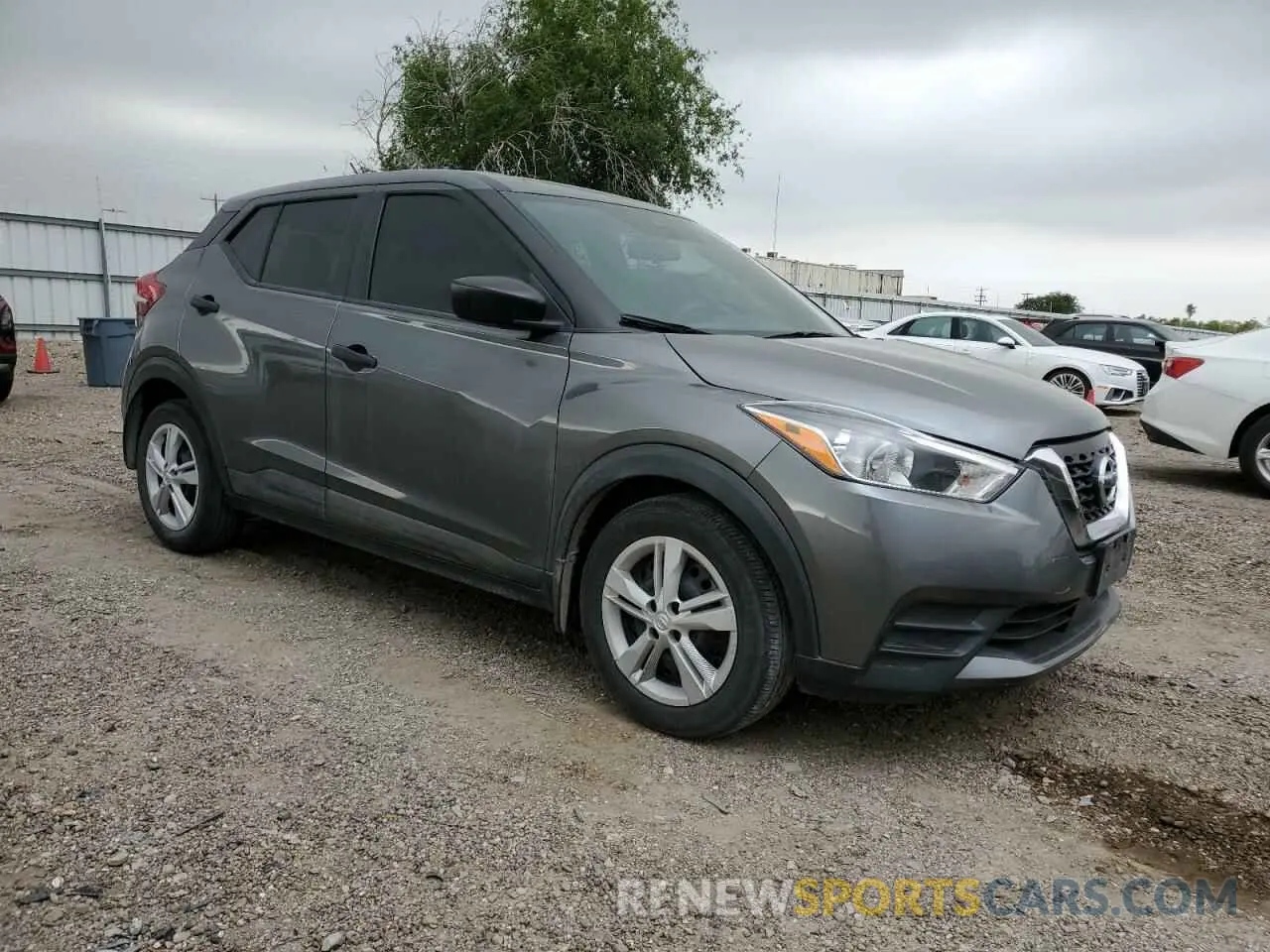 4 Photograph of a damaged car 3N1CP5BV3LL564590 NISSAN KICKS 2020