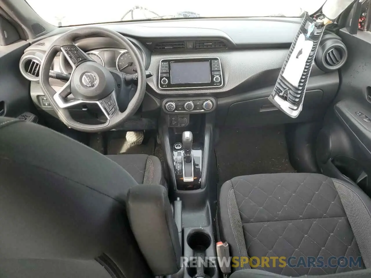 8 Photograph of a damaged car 3N1CP5BV3LL576075 NISSAN KICKS 2020