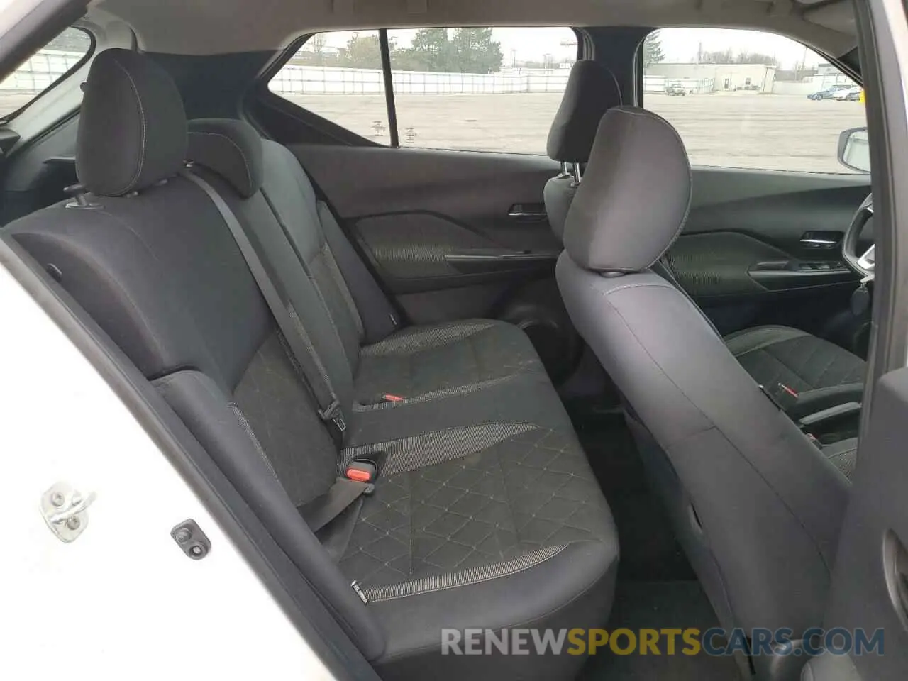10 Photograph of a damaged car 3N1CP5BV4LL482206 NISSAN KICKS 2020