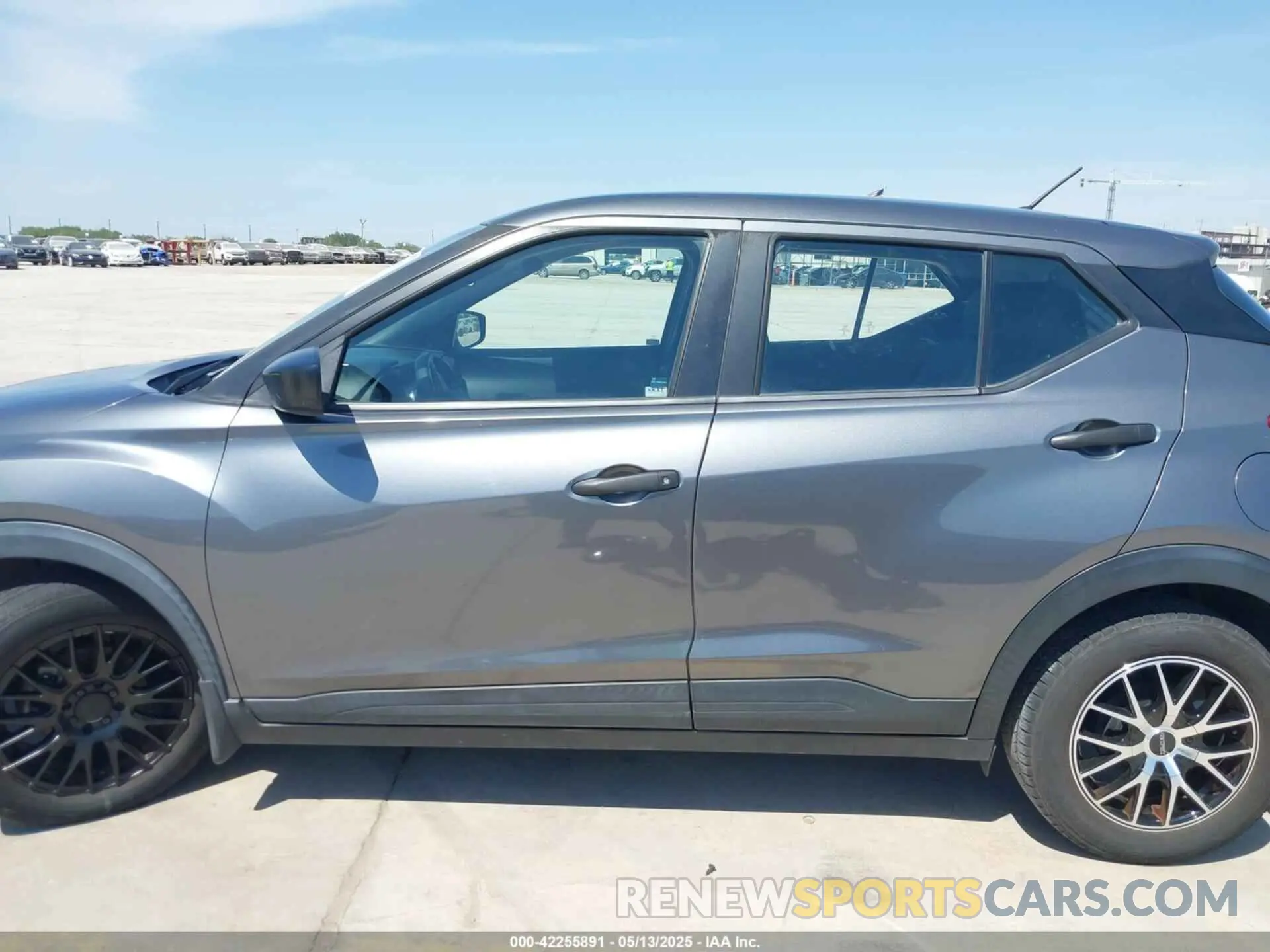 15 Photograph of a damaged car 3N1CP5BV4LL512403 NISSAN KICKS 2020