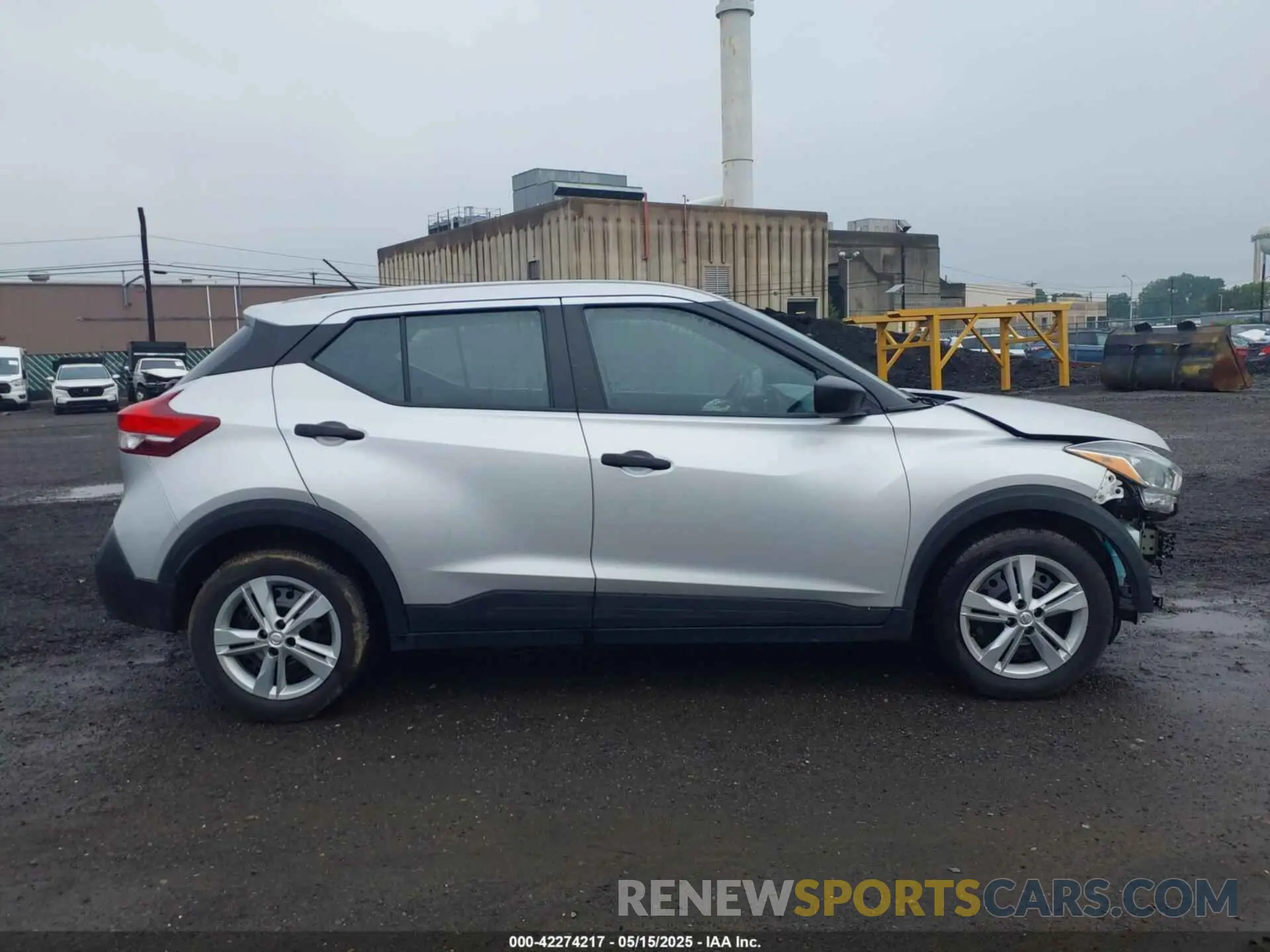 13 Photograph of a damaged car 3N1CP5BV4LL539665 NISSAN KICKS 2020