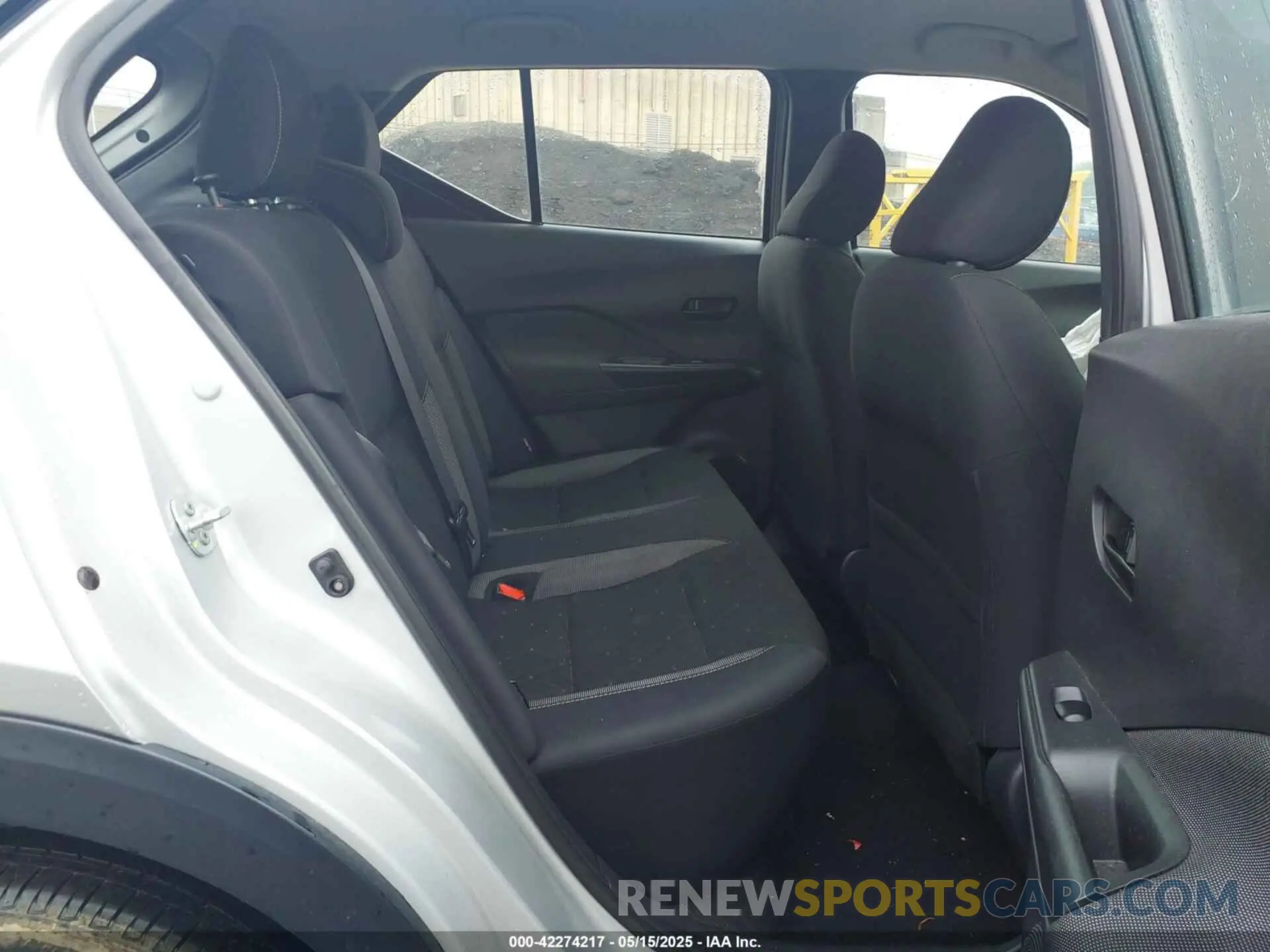 8 Photograph of a damaged car 3N1CP5BV4LL539665 NISSAN KICKS 2020