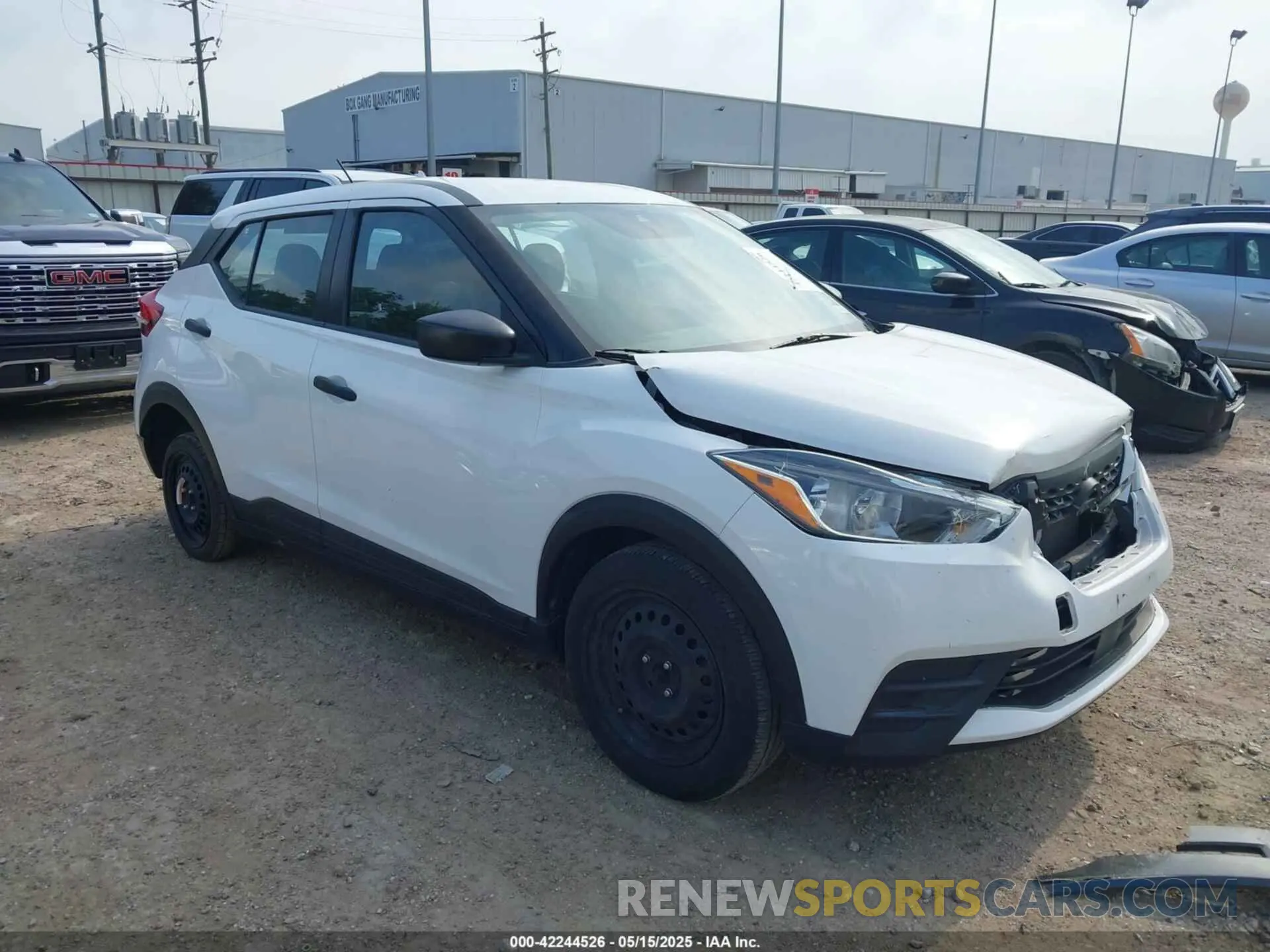 1 Photograph of a damaged car 3N1CP5BV5LL528643 NISSAN KICKS 2020