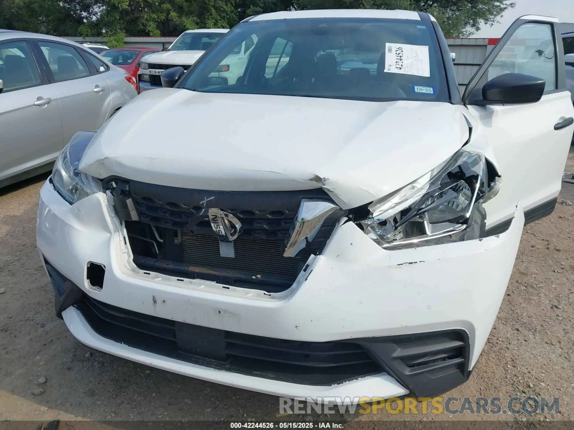 6 Photograph of a damaged car 3N1CP5BV5LL528643 NISSAN KICKS 2020