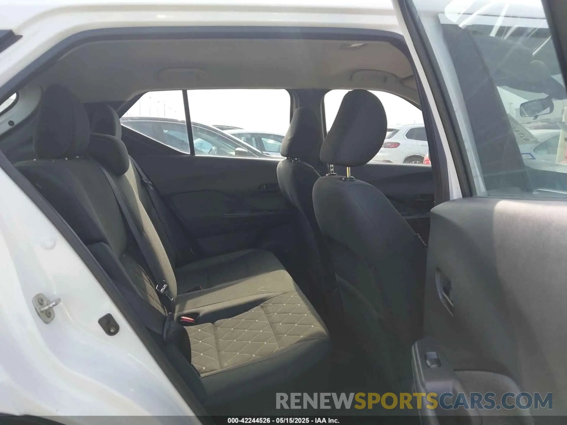 8 Photograph of a damaged car 3N1CP5BV5LL528643 NISSAN KICKS 2020