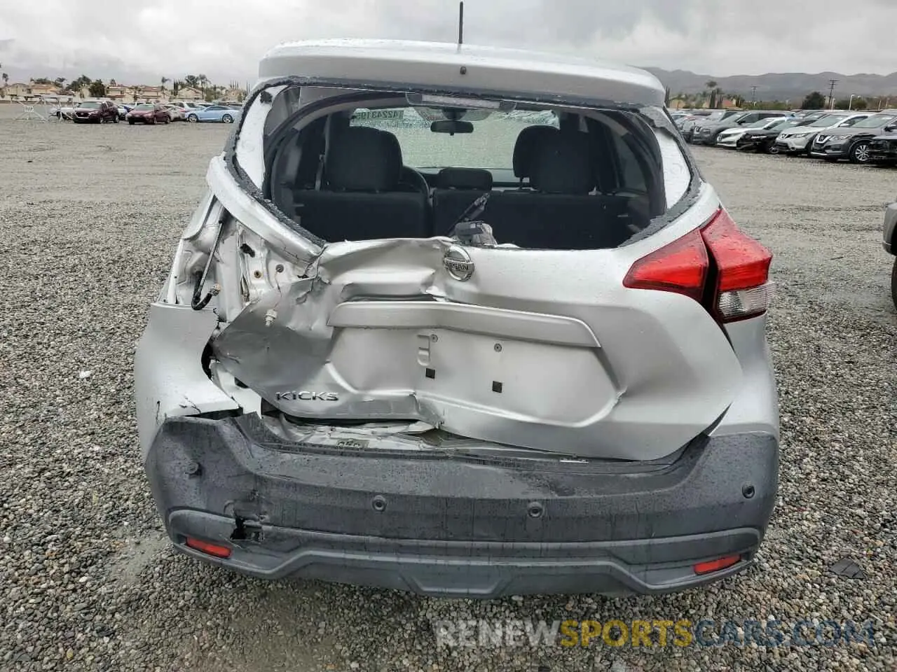 6 Photograph of a damaged car 3N1CP5BV6LL518848 NISSAN KICKS 2020