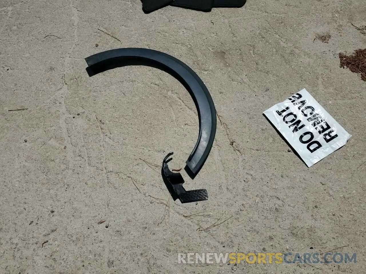 12 Photograph of a damaged car 3N1CP5BV6LL532250 NISSAN KICKS 2020