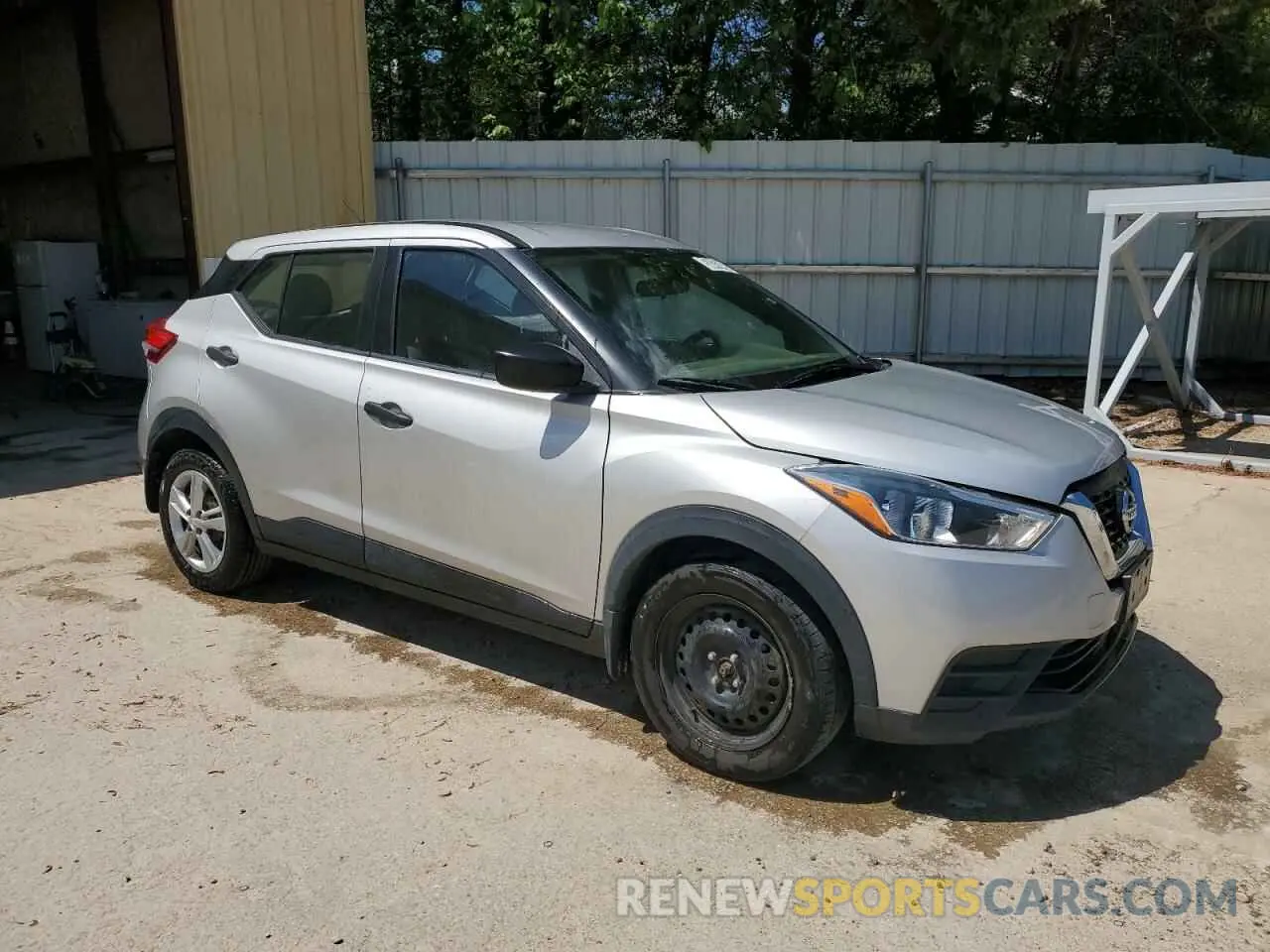 4 Photograph of a damaged car 3N1CP5BV6LL532250 NISSAN KICKS 2020