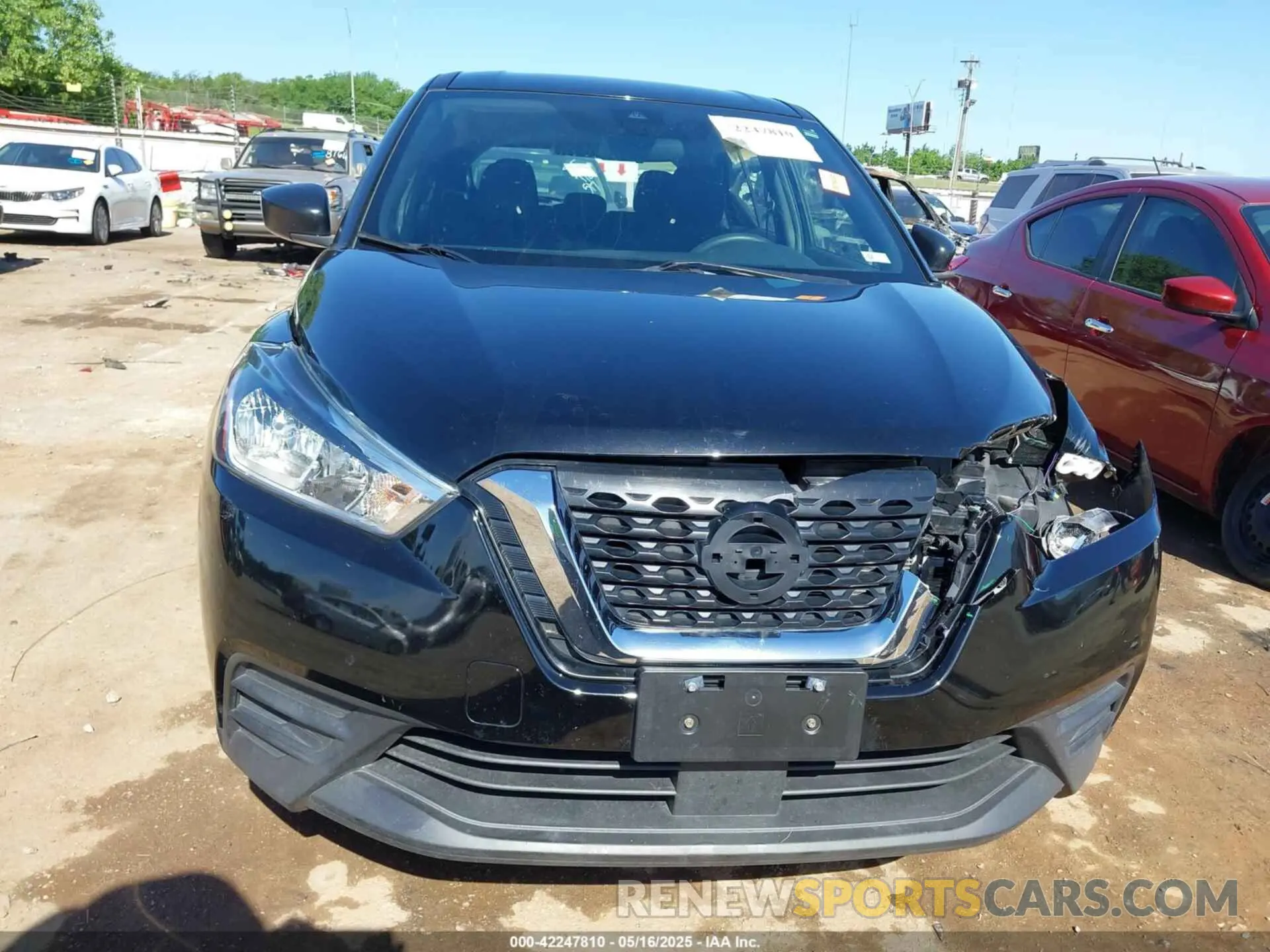 12 Photograph of a damaged car 3N1CP5BV6LL557116 NISSAN KICKS 2020
