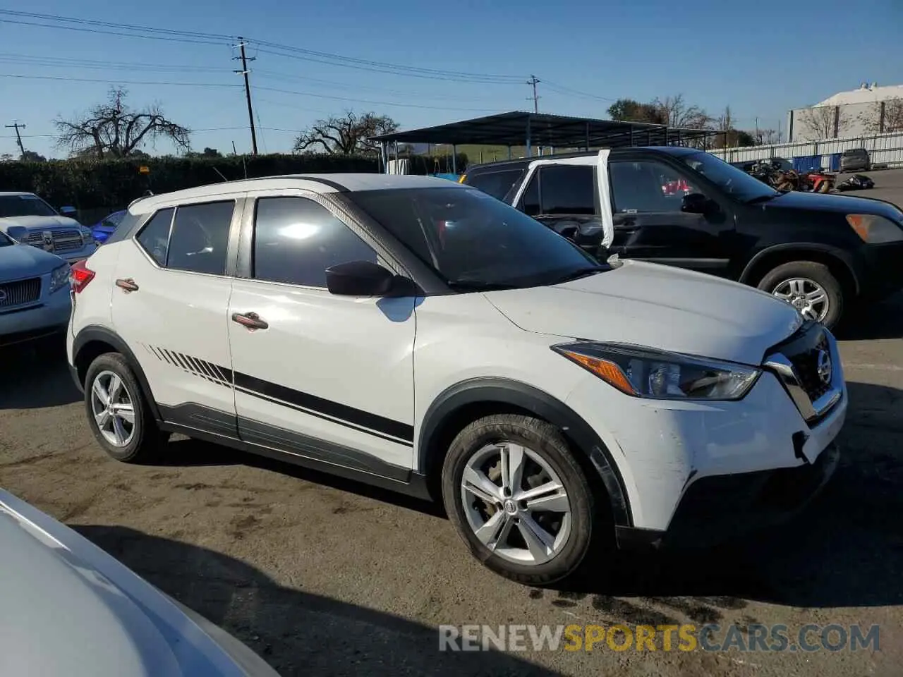 4 Photograph of a damaged car 3N1CP5BV7LL513125 NISSAN KICKS 2020