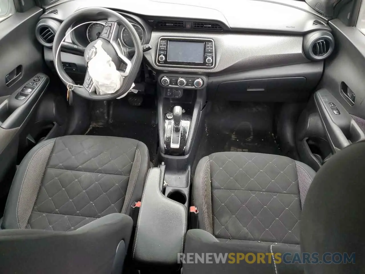 8 Photograph of a damaged car 3N1CP5BV7LL563863 NISSAN KICKS 2020