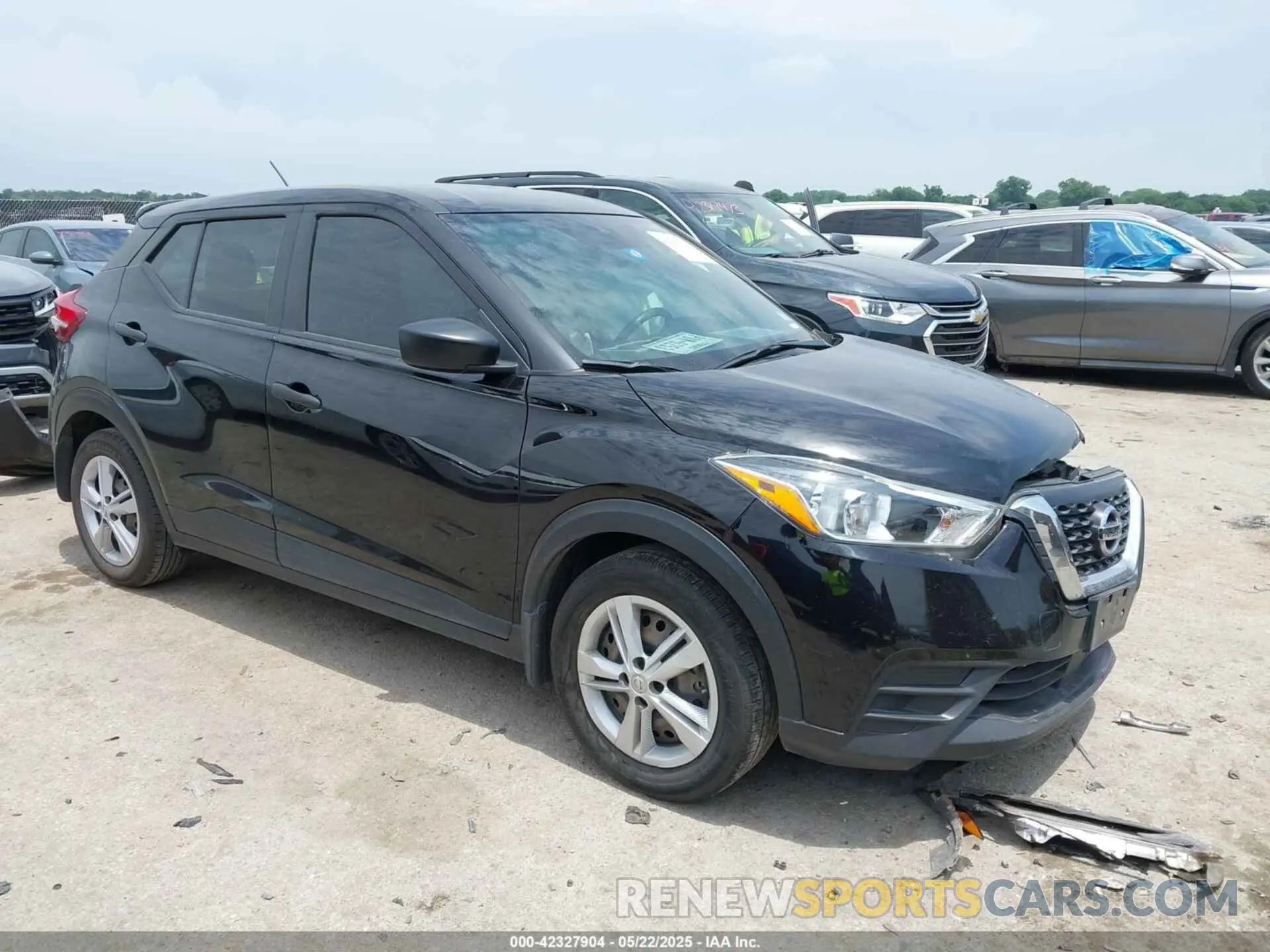 1 Photograph of a damaged car 3N1CP5BV8LL551043 NISSAN KICKS 2020