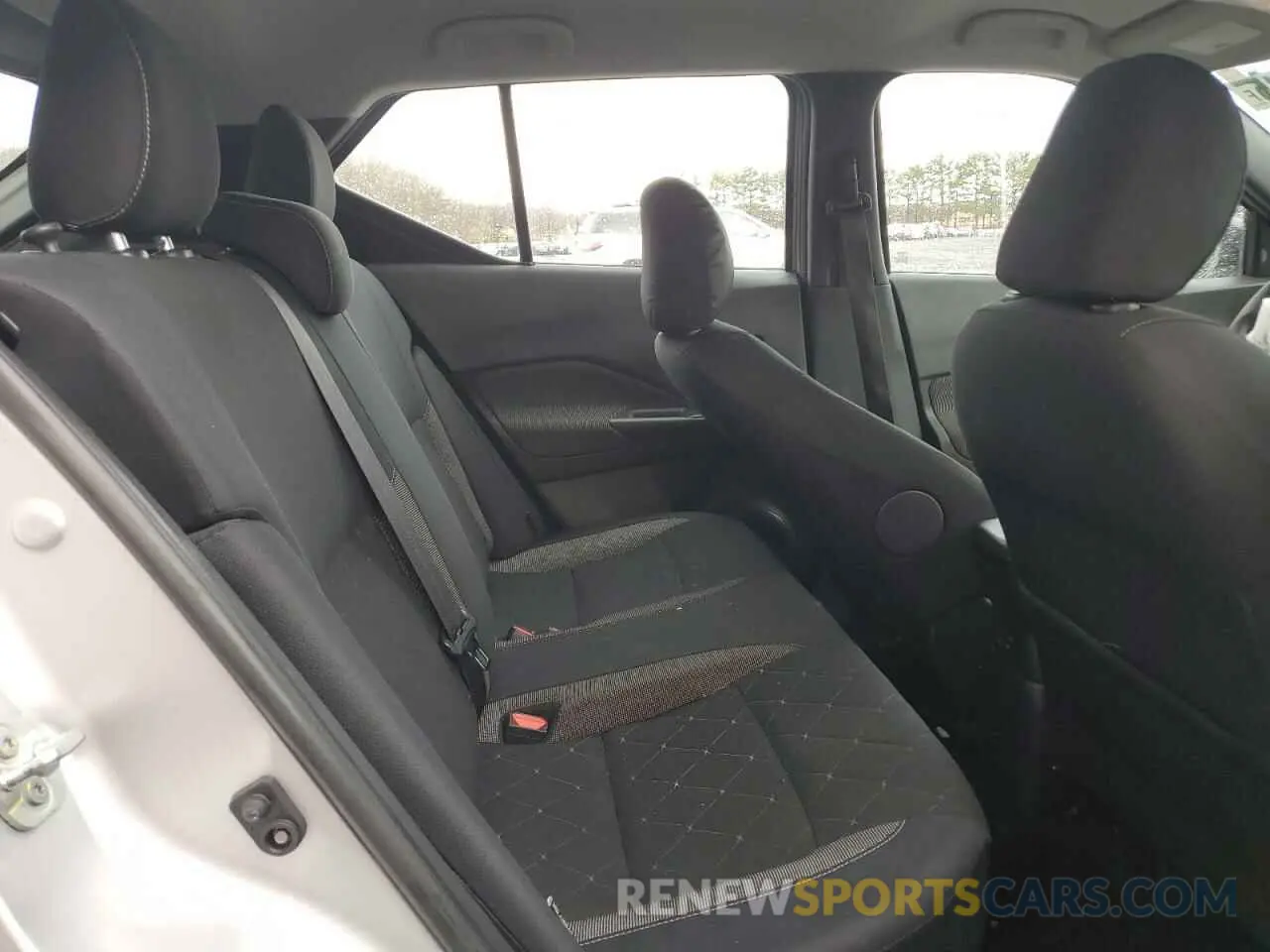 12 Photograph of a damaged car 3N1CP5BV8LL566030 NISSAN KICKS 2020