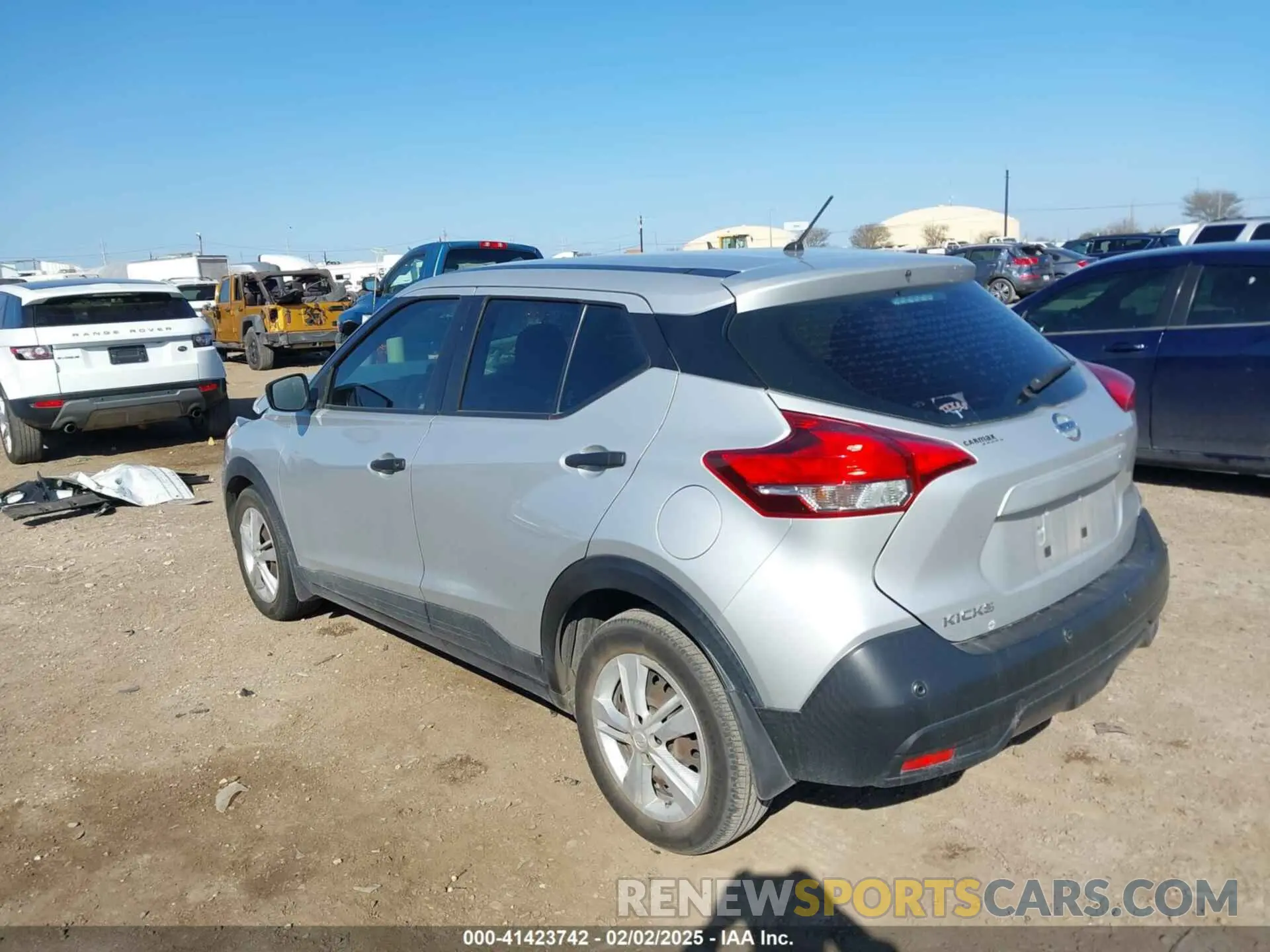 14 Photograph of a damaged car 3N1CP5BV8LL573169 NISSAN KICKS 2020