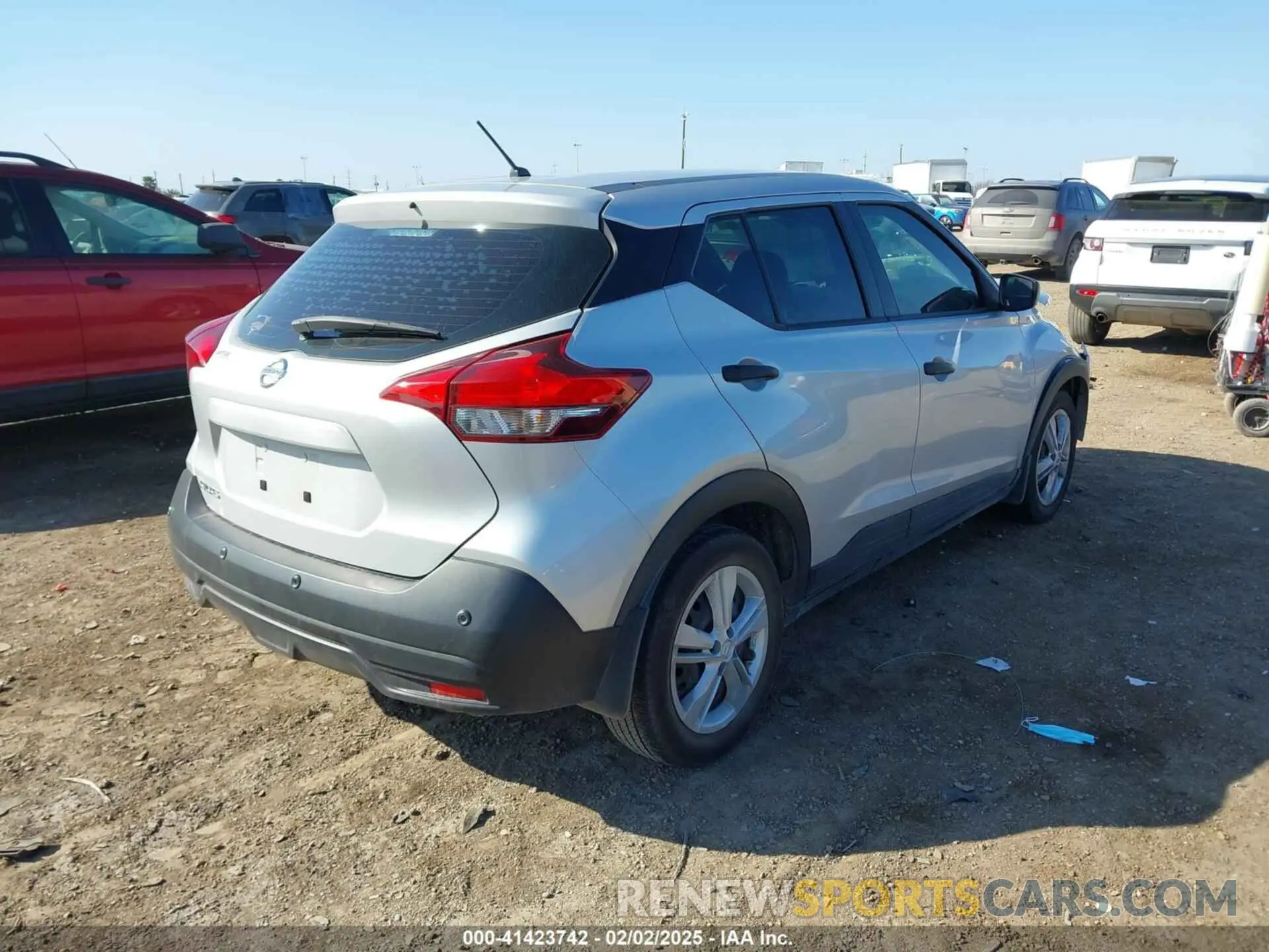 4 Photograph of a damaged car 3N1CP5BV8LL573169 NISSAN KICKS 2020
