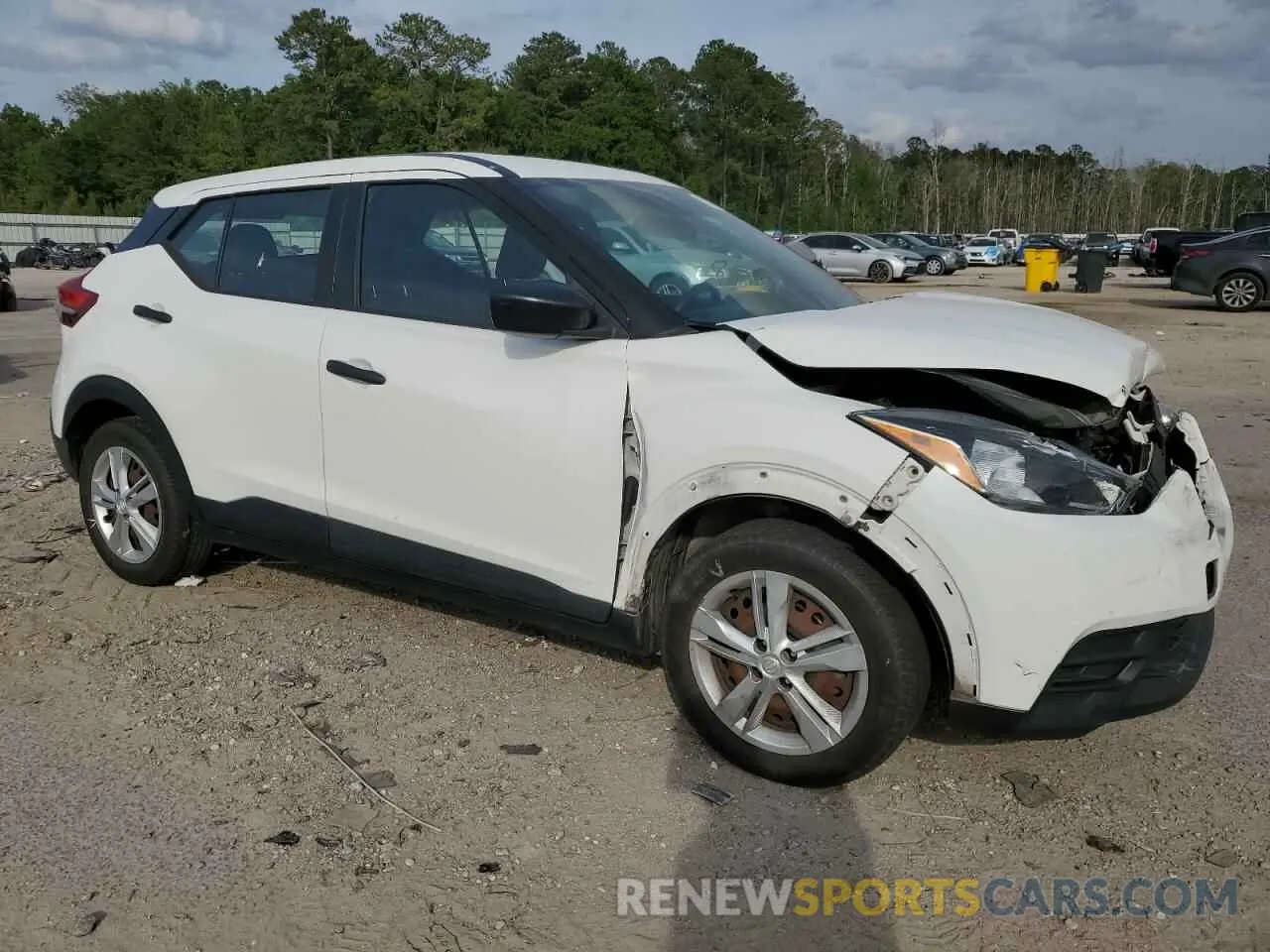 4 Photograph of a damaged car 3N1CP5BV9LL495856 NISSAN KICKS 2020