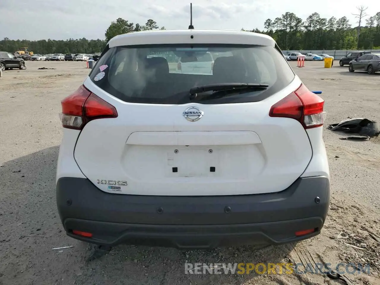 6 Photograph of a damaged car 3N1CP5BV9LL495856 NISSAN KICKS 2020