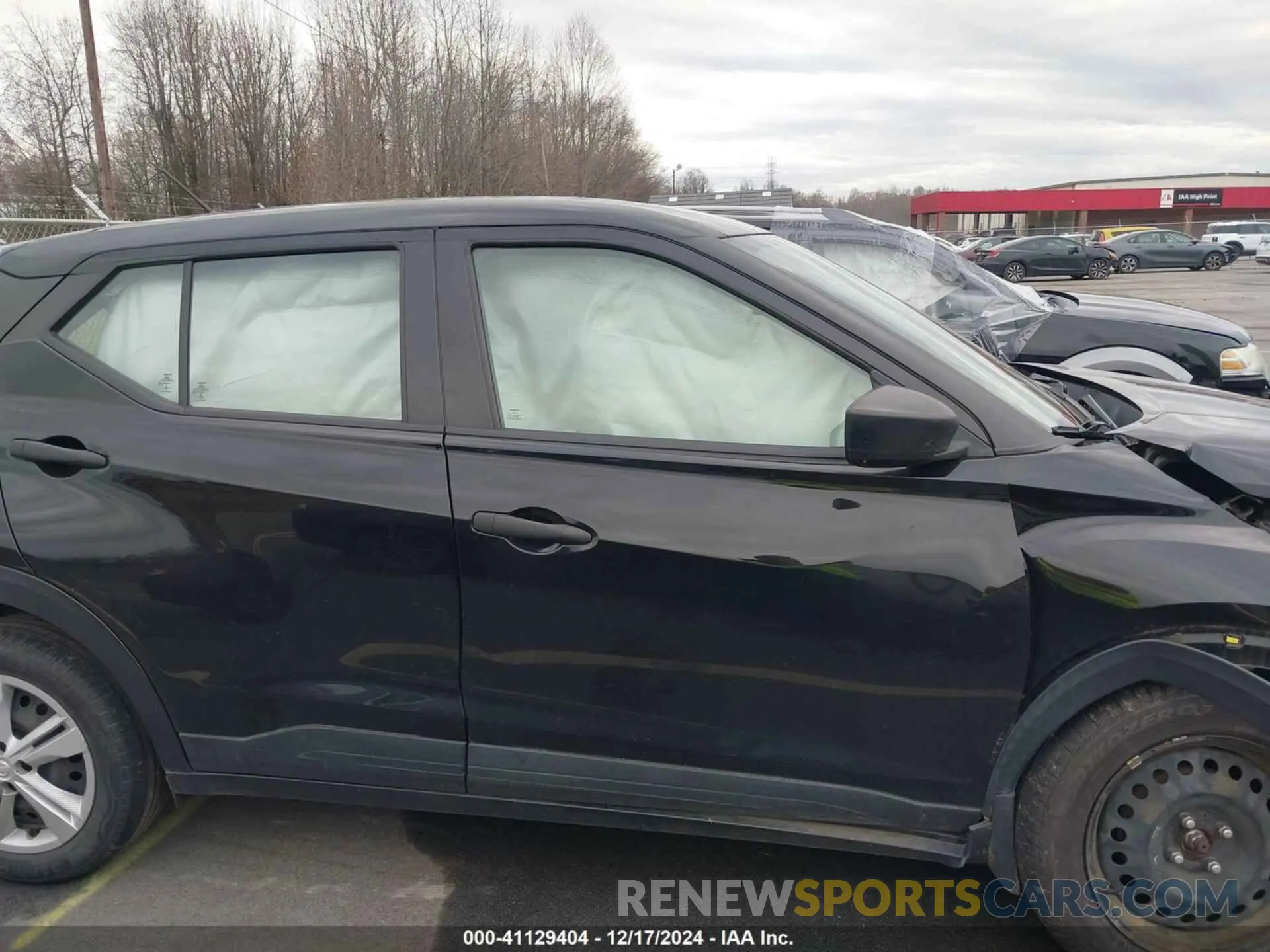 13 Photograph of a damaged car 3N1CP5BVXLL569642 NISSAN KICKS 2020