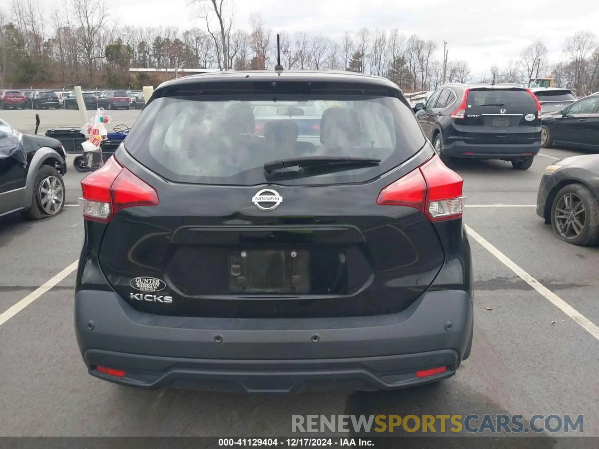 16 Photograph of a damaged car 3N1CP5BVXLL569642 NISSAN KICKS 2020