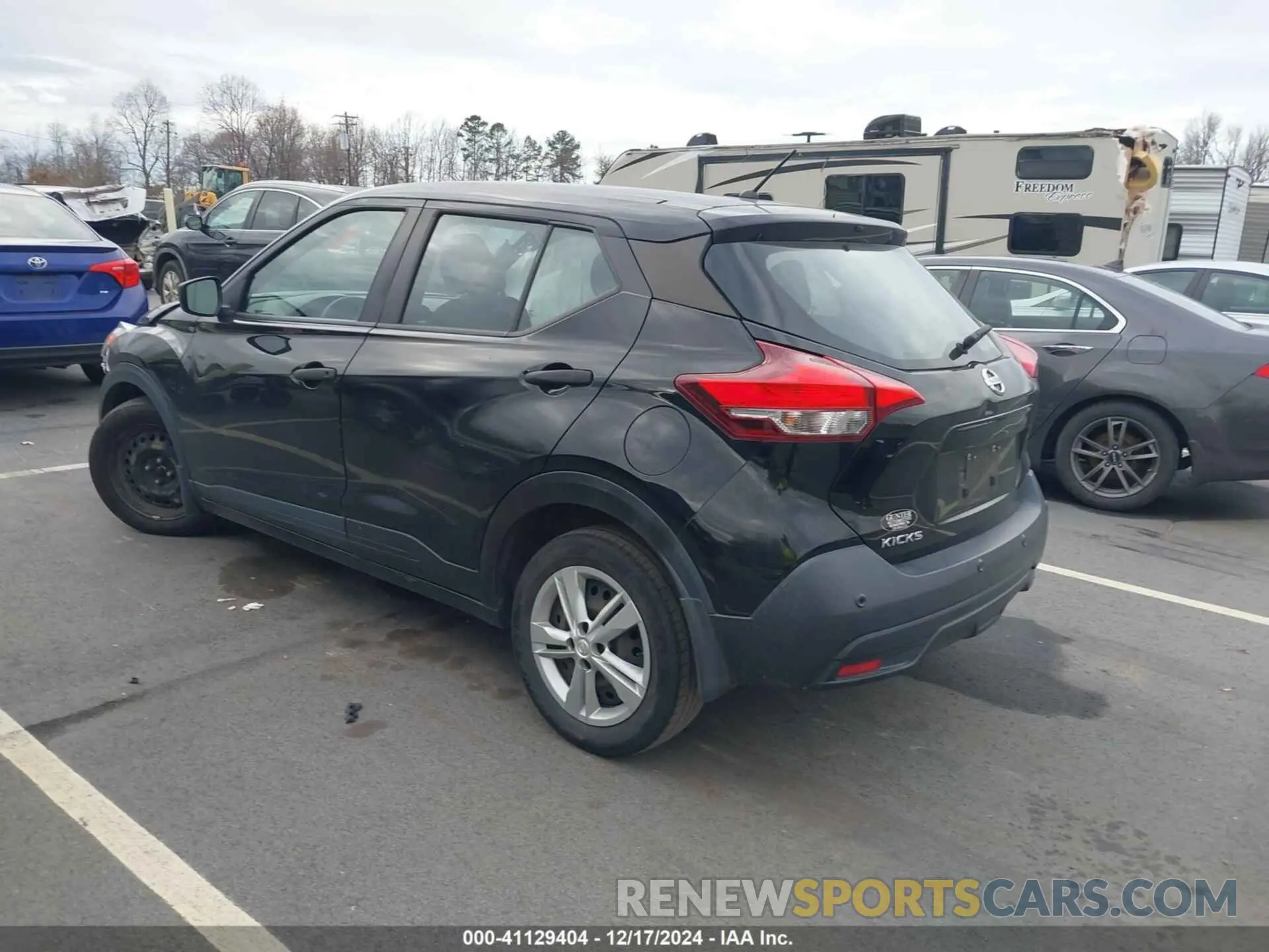 3 Photograph of a damaged car 3N1CP5BVXLL569642 NISSAN KICKS 2020