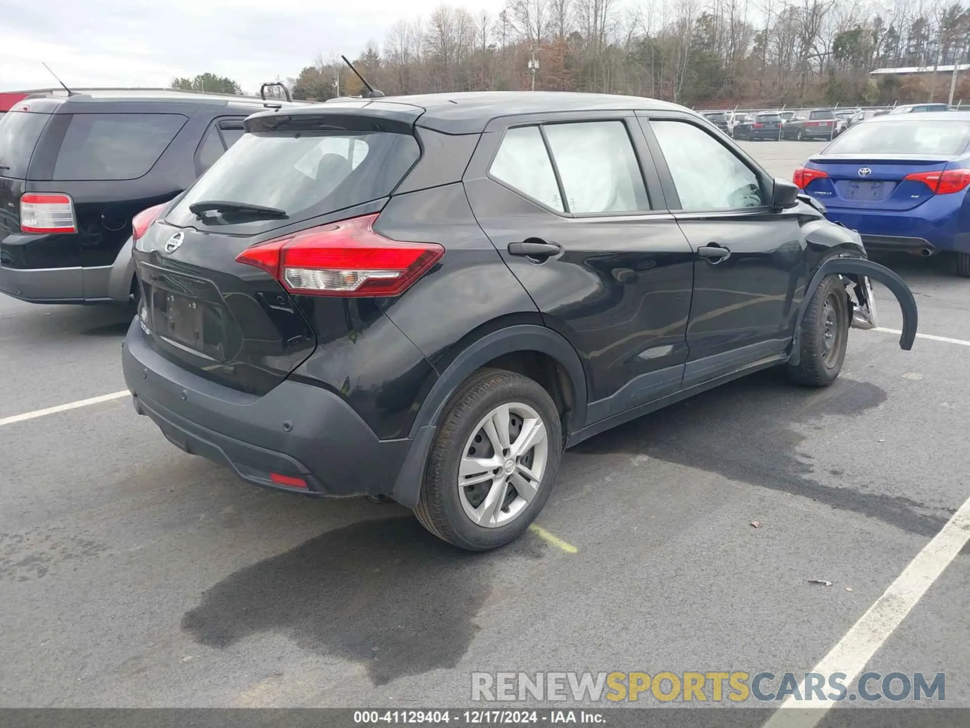 4 Photograph of a damaged car 3N1CP5BVXLL569642 NISSAN KICKS 2020