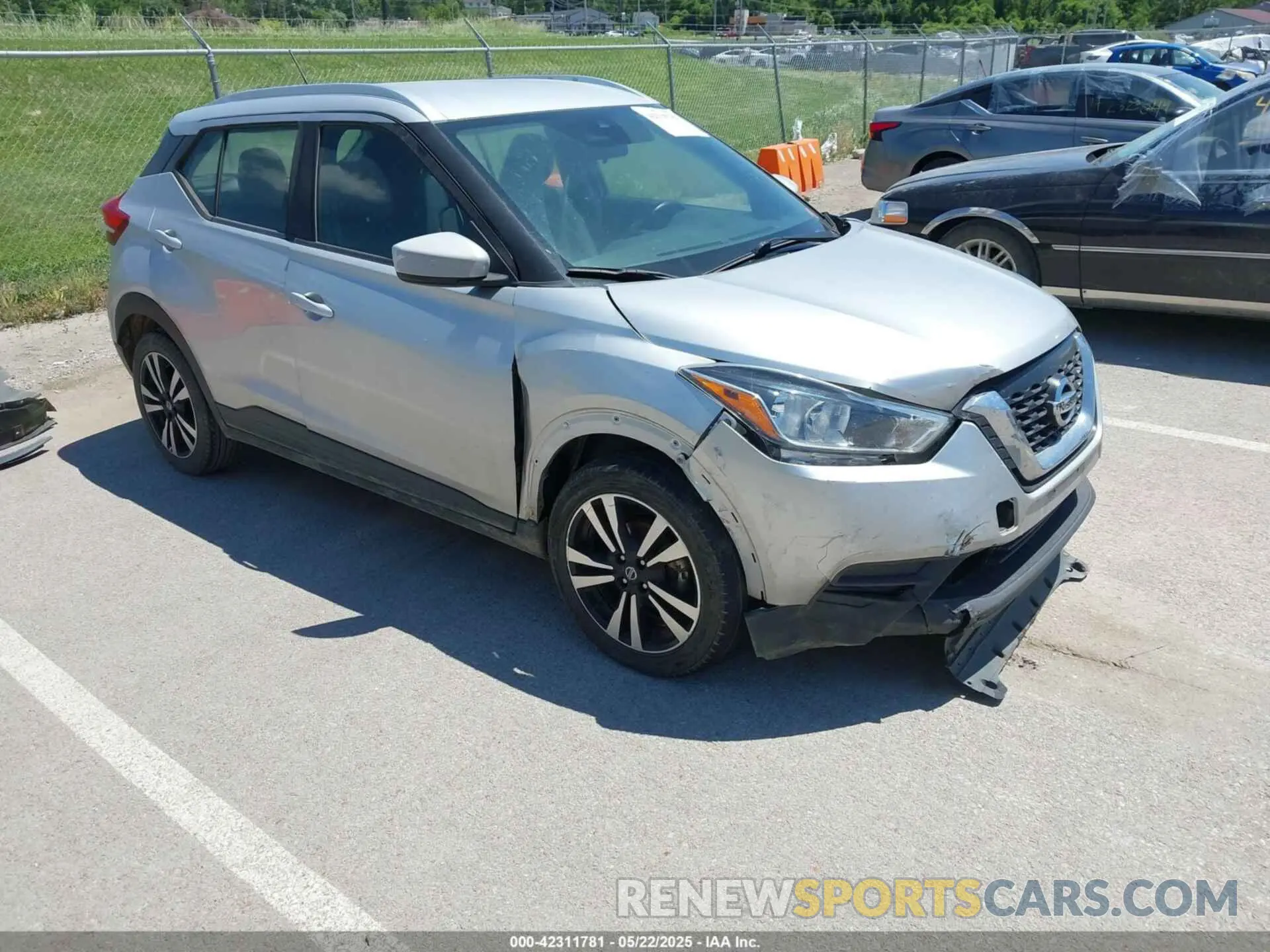 1 Photograph of a damaged car 3N1CP5CV0LL508475 NISSAN KICKS 2020