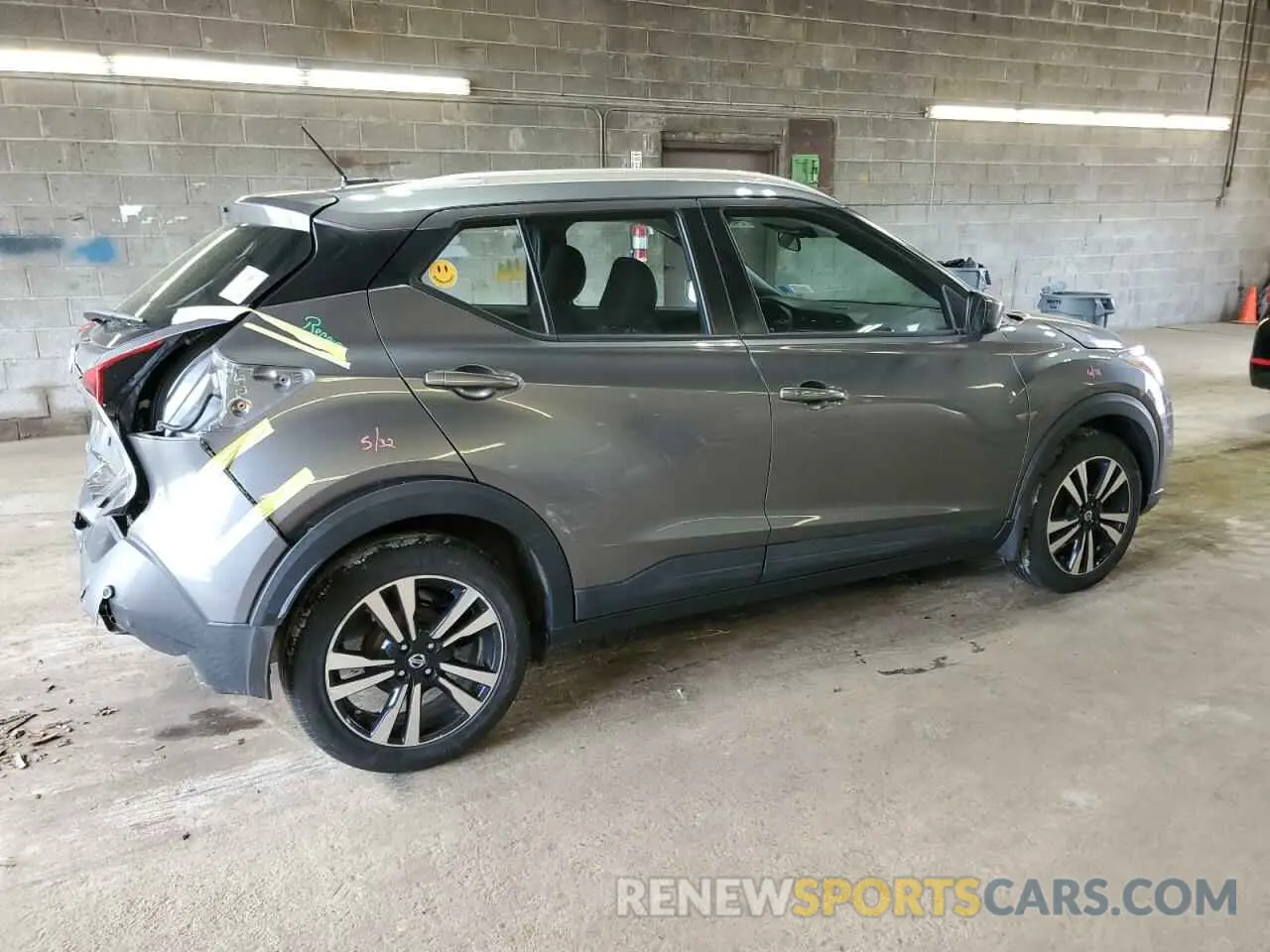 3 Photograph of a damaged car 3N1CP5CV0LL528984 NISSAN KICKS 2020