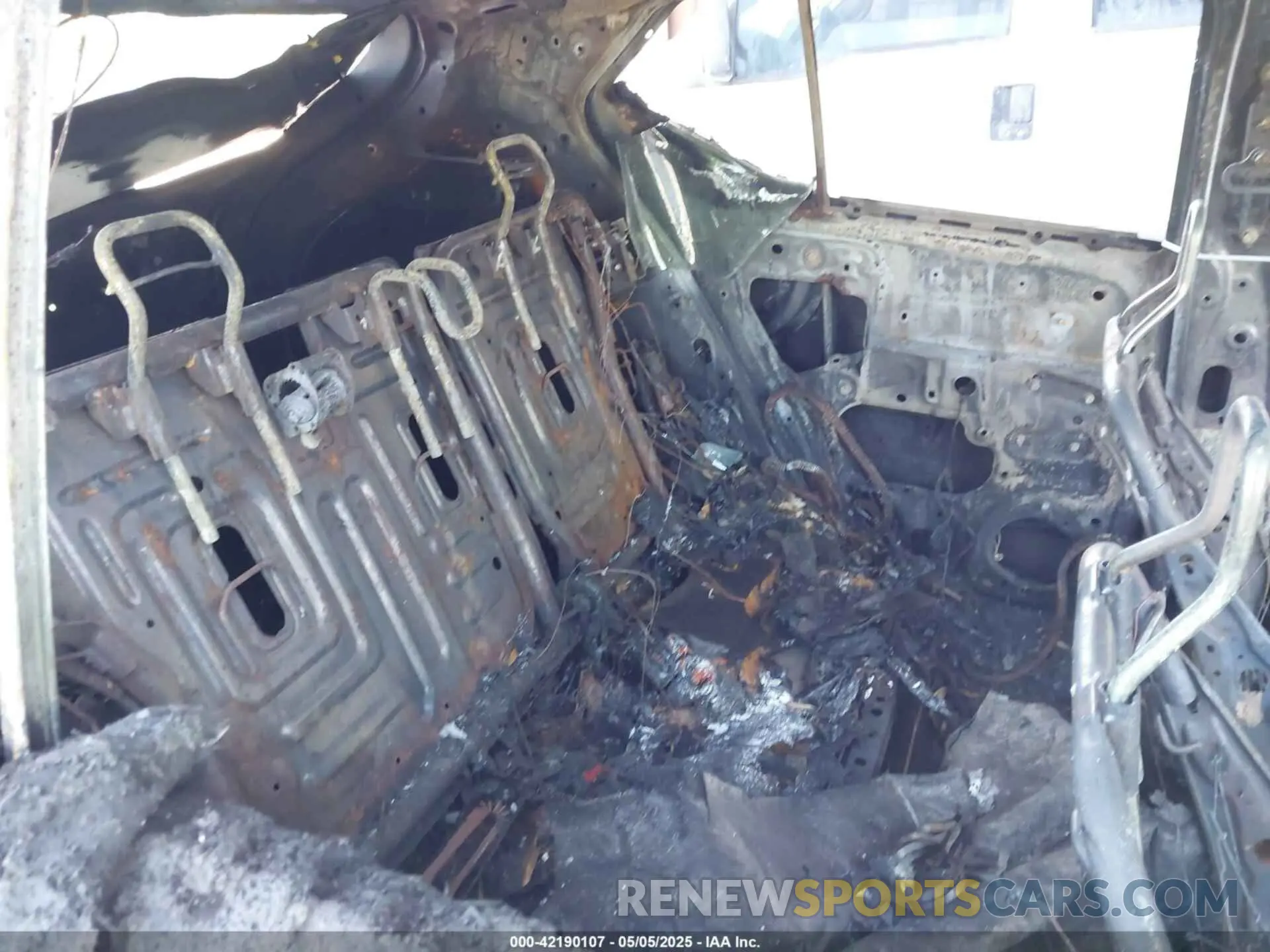 8 Photograph of a damaged car 3N1CP5CV0LL536681 NISSAN KICKS 2020