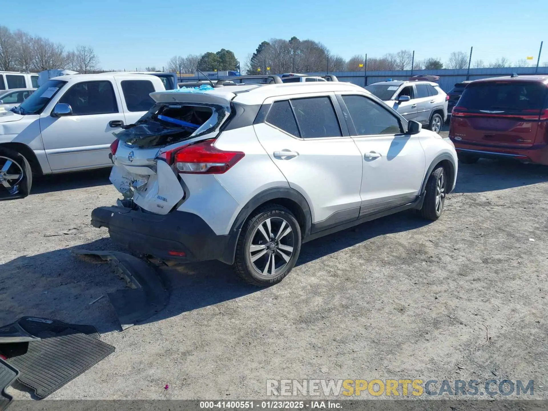 4 Photograph of a damaged car 3N1CP5CV1LL493890 NISSAN KICKS 2020