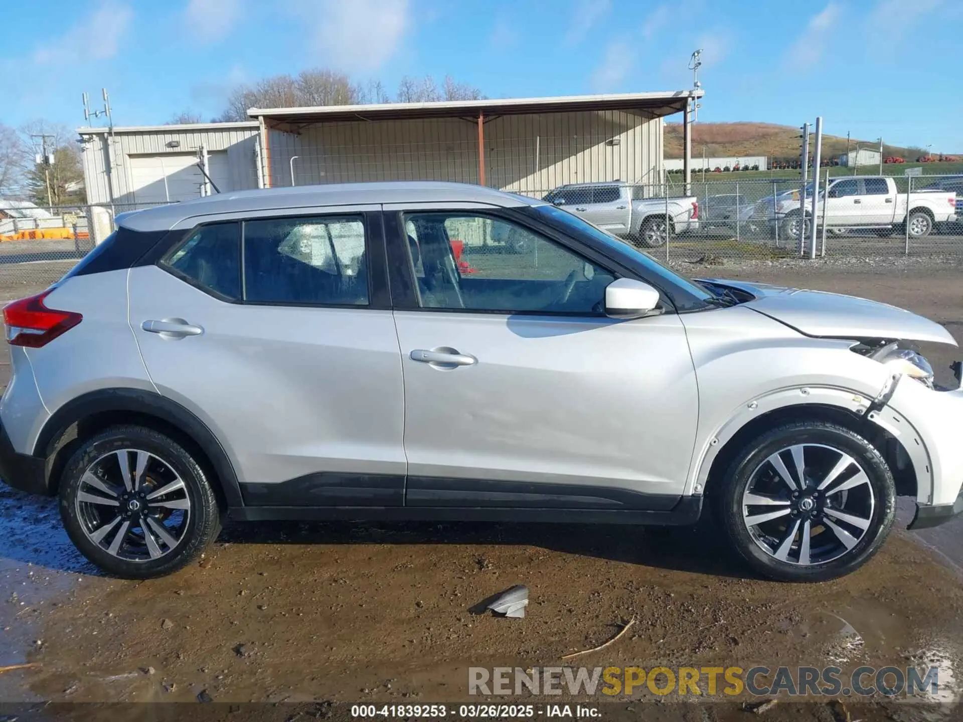 13 Photograph of a damaged car 3N1CP5CV1LL504449 NISSAN KICKS 2020