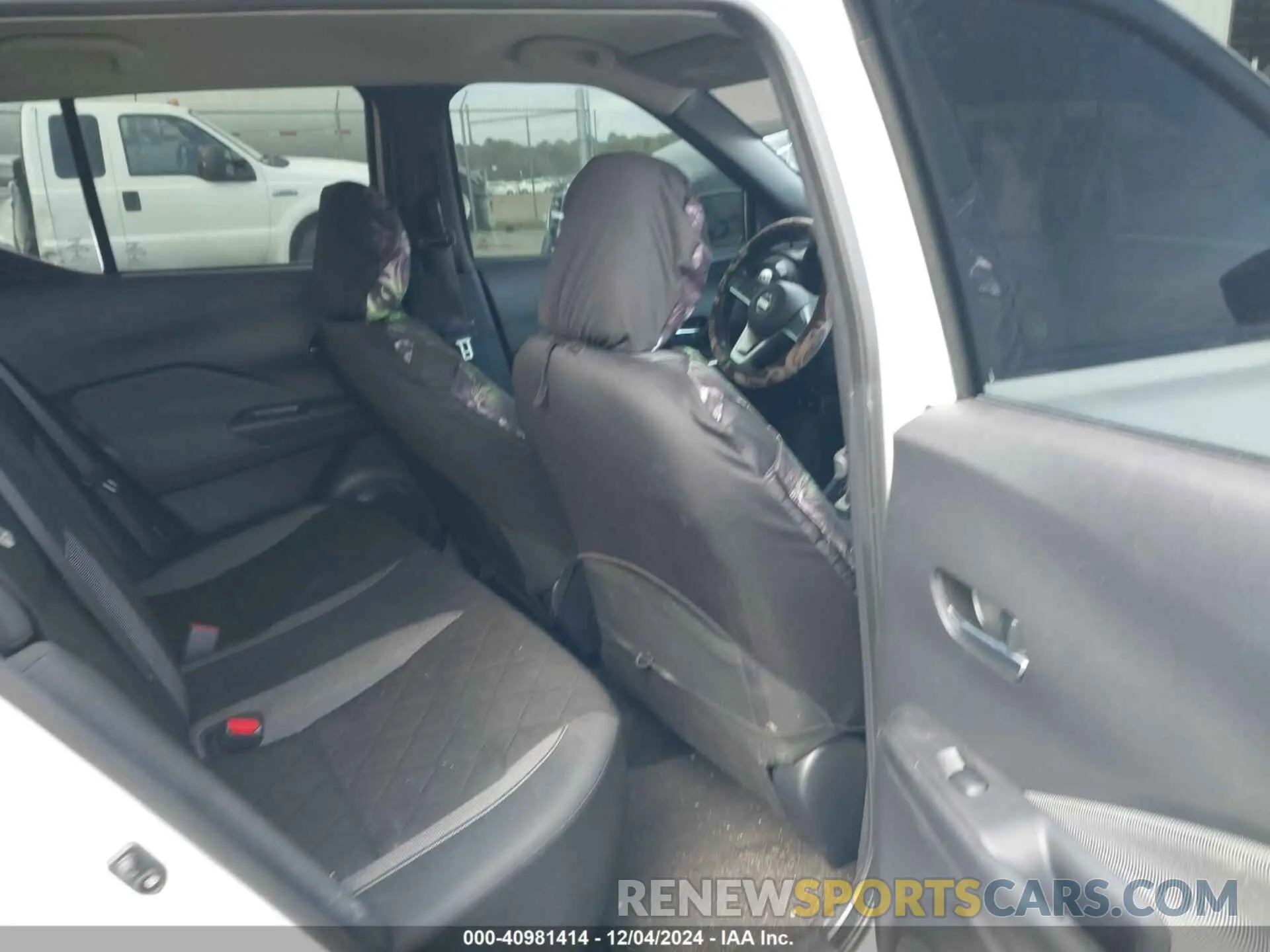 8 Photograph of a damaged car 3N1CP5CV1LL505729 NISSAN KICKS 2020