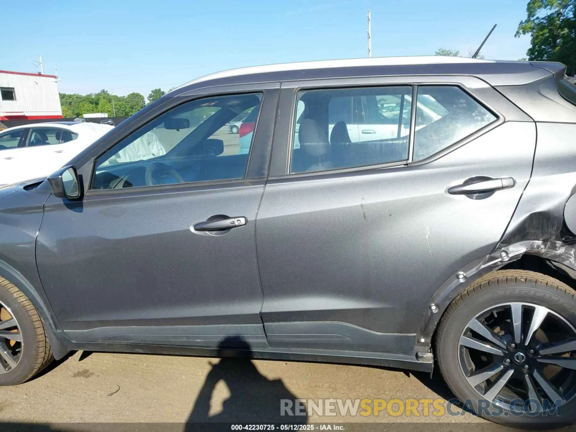14 Photograph of a damaged car 3N1CP5CV1LL545972 NISSAN KICKS 2020