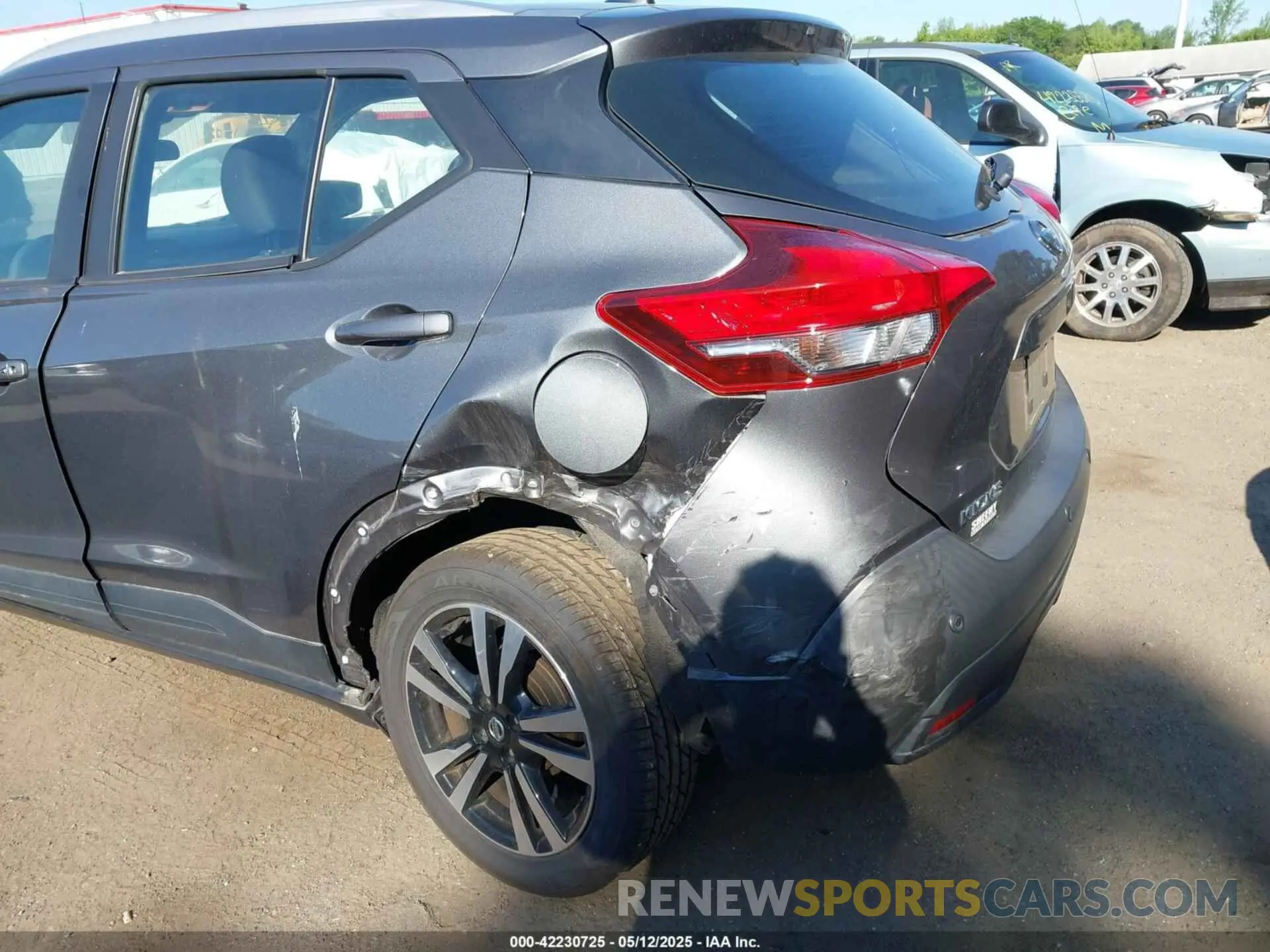 6 Photograph of a damaged car 3N1CP5CV1LL545972 NISSAN KICKS 2020