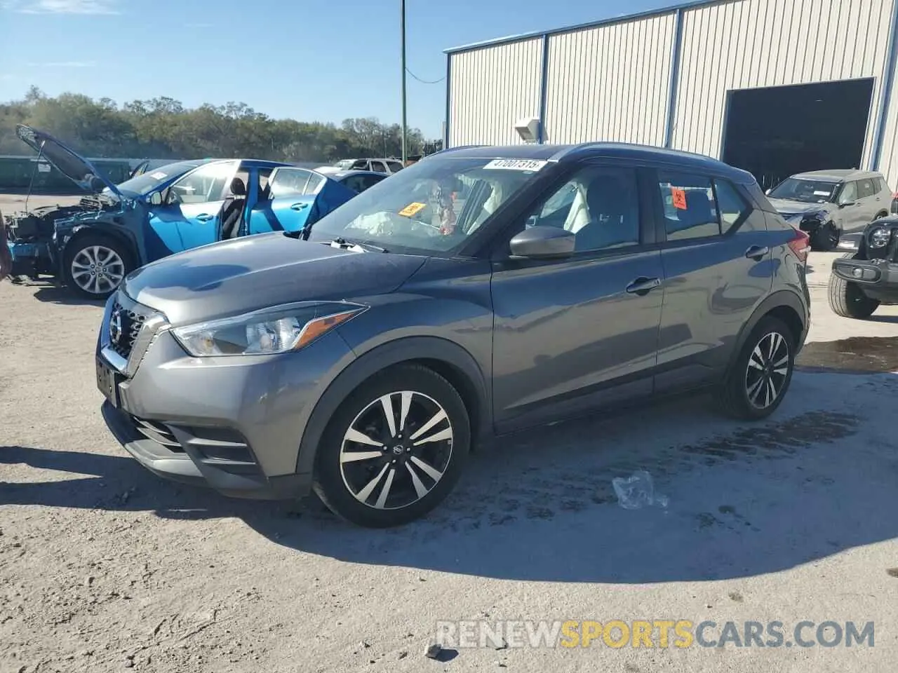 1 Photograph of a damaged car 3N1CP5CV2LL477827 NISSAN KICKS 2020
