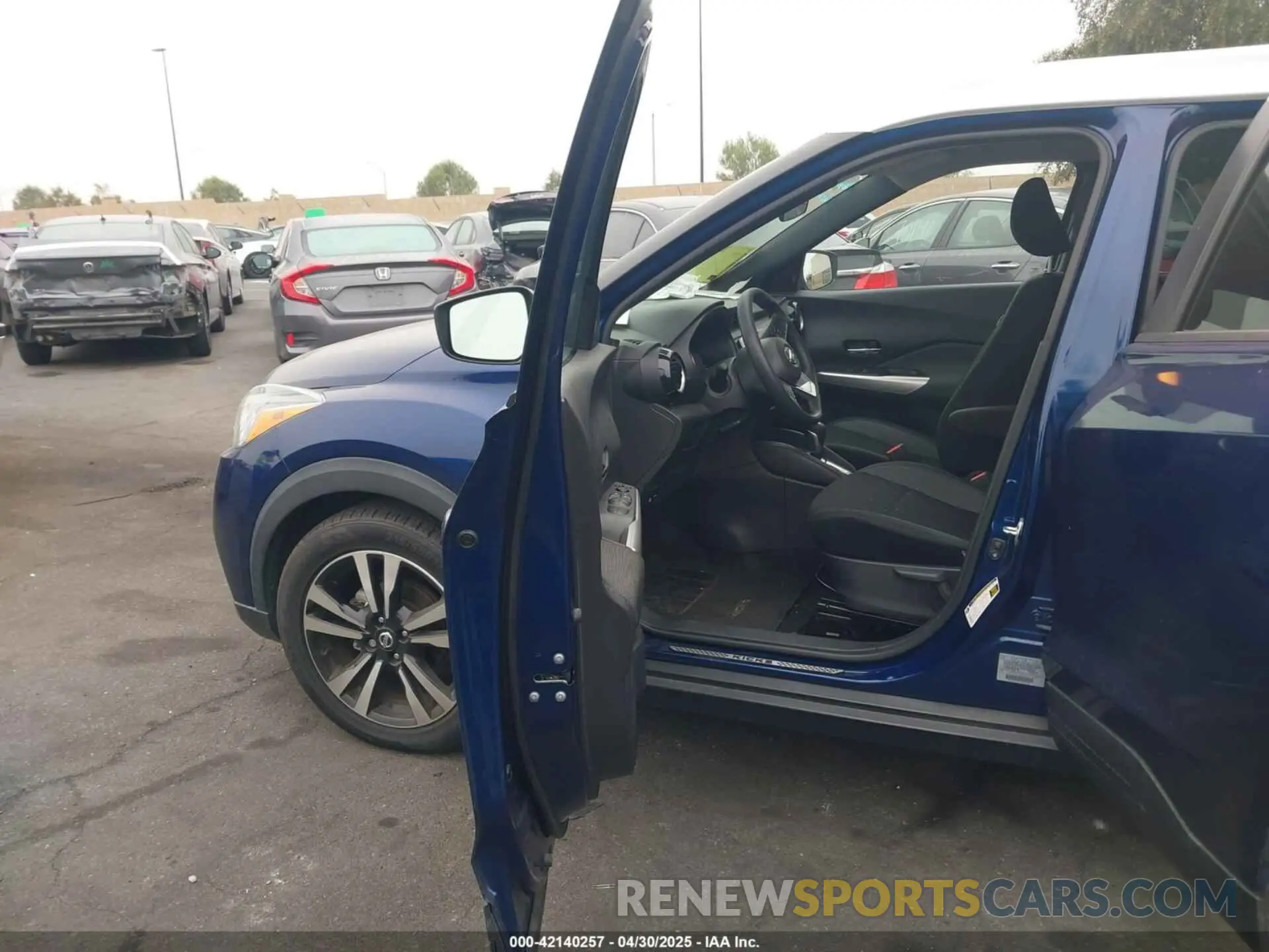 5 Photograph of a damaged car 3N1CP5CV2LL501138 NISSAN KICKS 2020