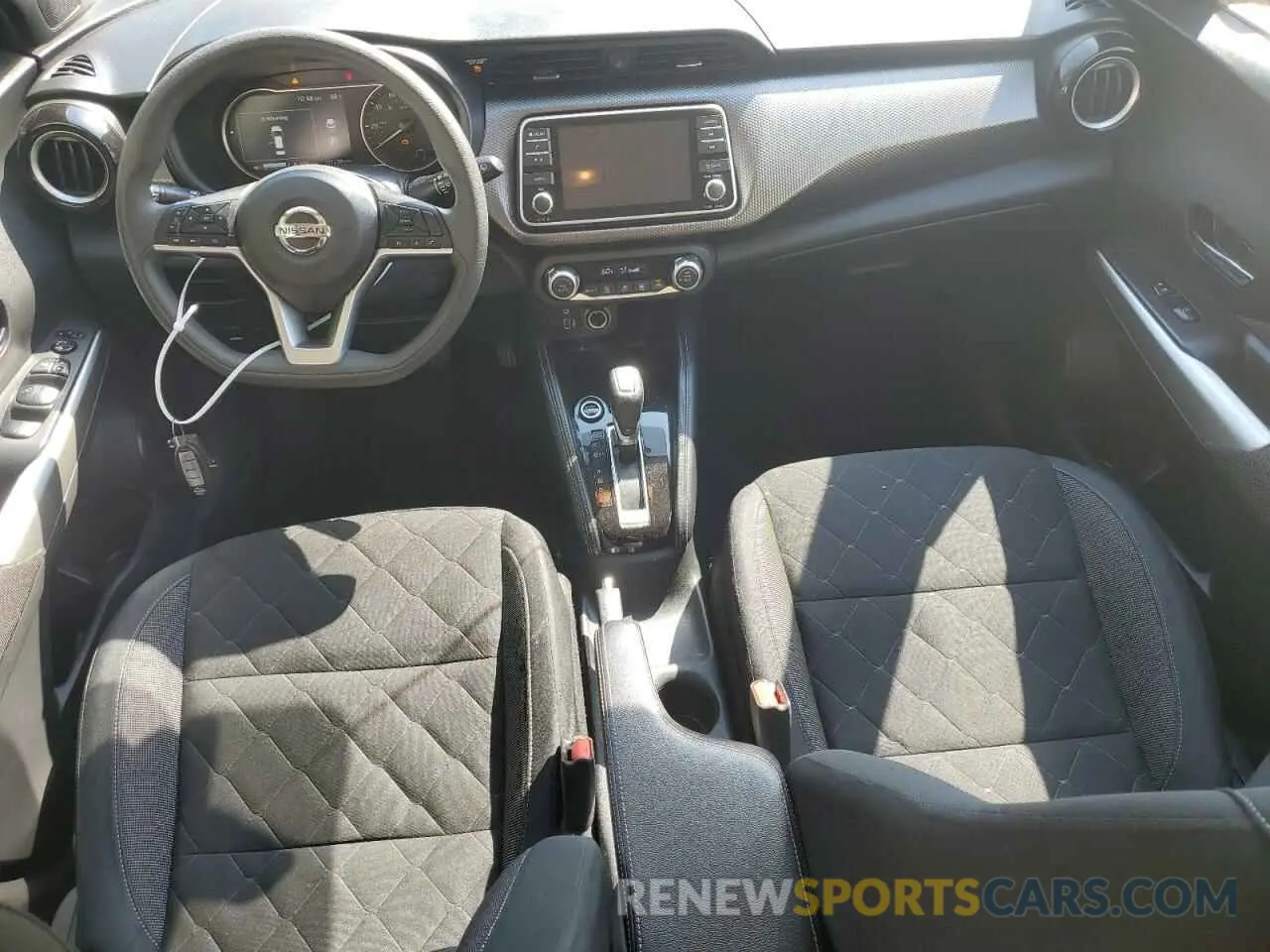 8 Photograph of a damaged car 3N1CP5CV2LL545592 NISSAN KICKS 2020