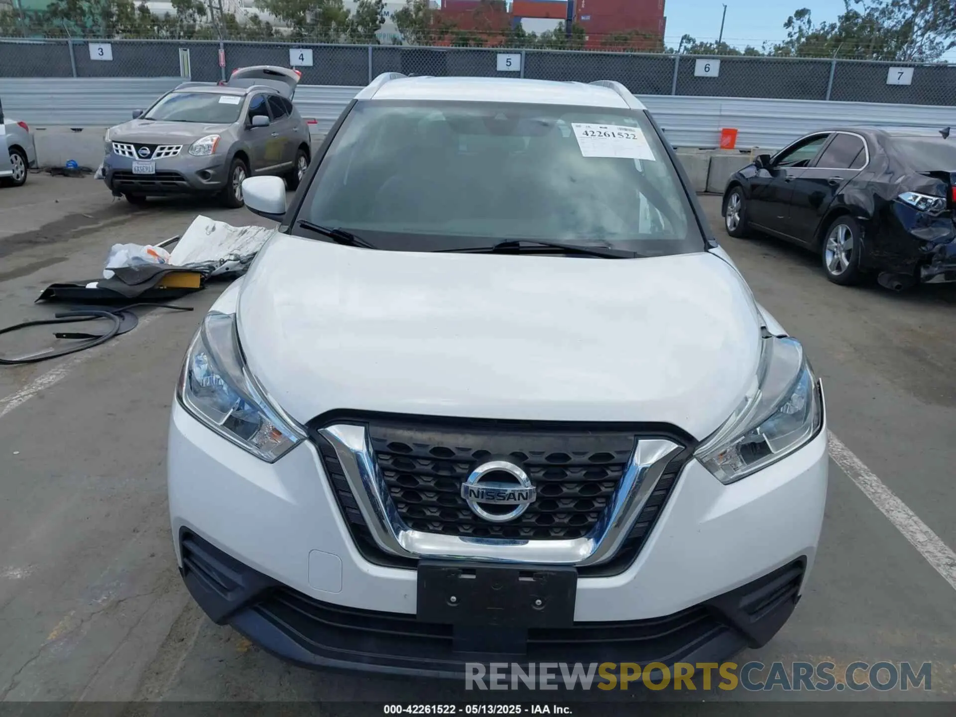 12 Photograph of a damaged car 3N1CP5CV3LL483605 NISSAN KICKS 2020