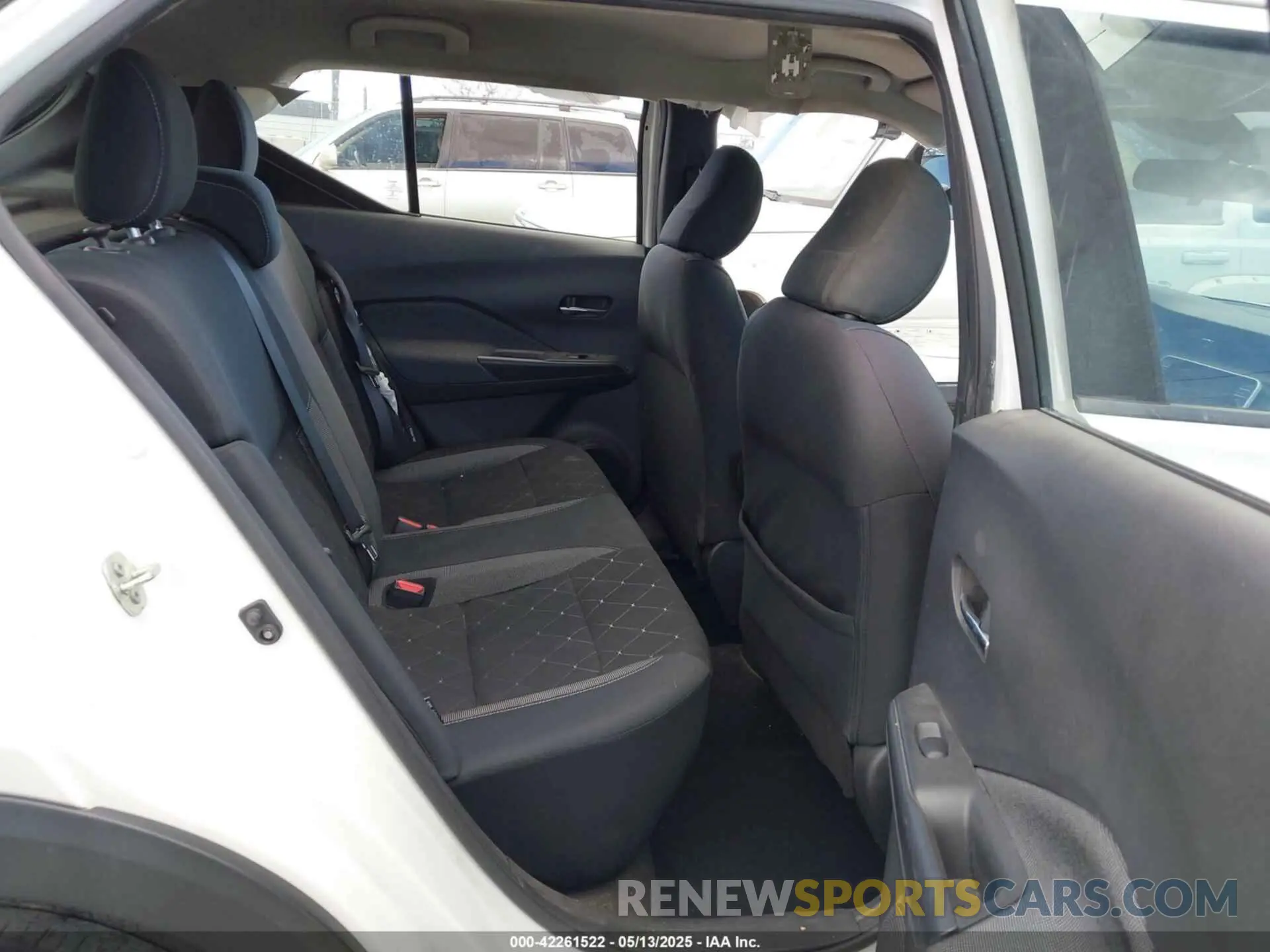 8 Photograph of a damaged car 3N1CP5CV3LL483605 NISSAN KICKS 2020