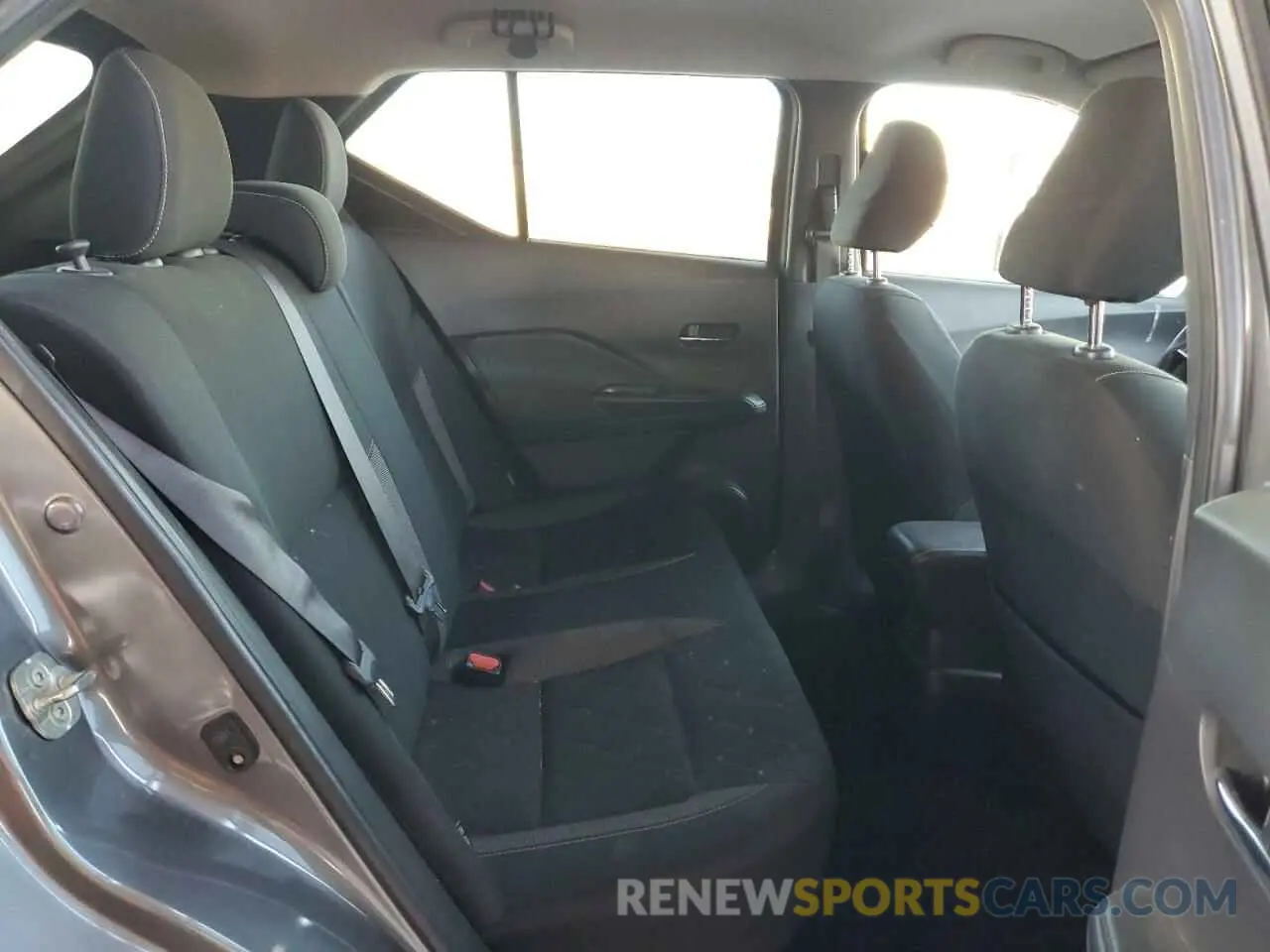 10 Photograph of a damaged car 3N1CP5CV3LL546444 NISSAN KICKS 2020