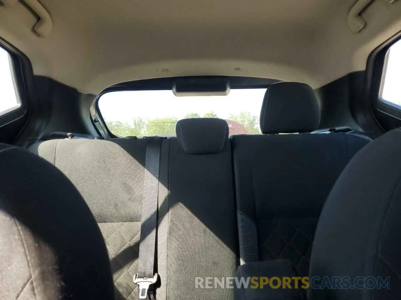 10 Photograph of a damaged car 3N1CP5CV4LL504882 NISSAN KICKS 2020