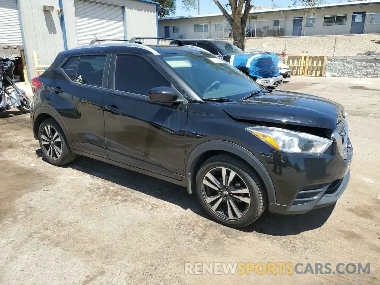 4 Photograph of a damaged car 3N1CP5CV4LL564841 NISSAN KICKS 2020