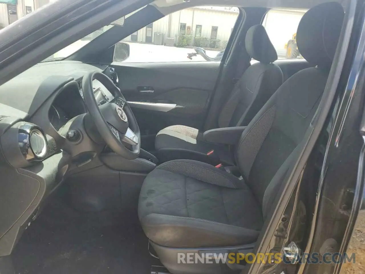 7 Photograph of a damaged car 3N1CP5CV6LL498390 NISSAN KICKS 2020