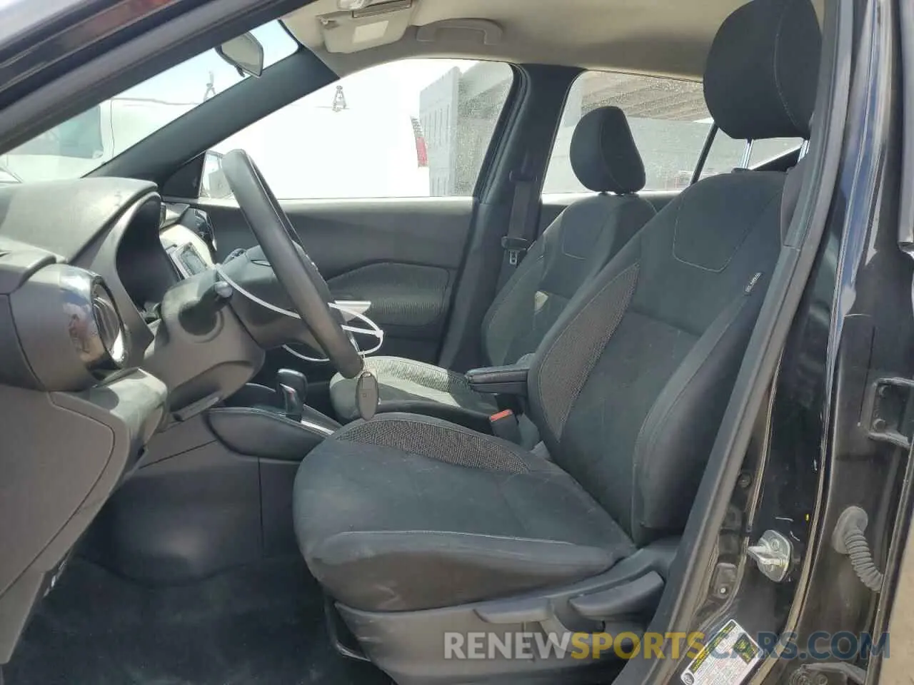 7 Photograph of a damaged car 3N1CP5CV6LL506052 NISSAN KICKS 2020