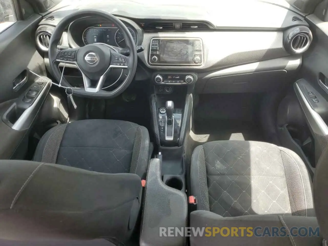 8 Photograph of a damaged car 3N1CP5CV6LL506052 NISSAN KICKS 2020