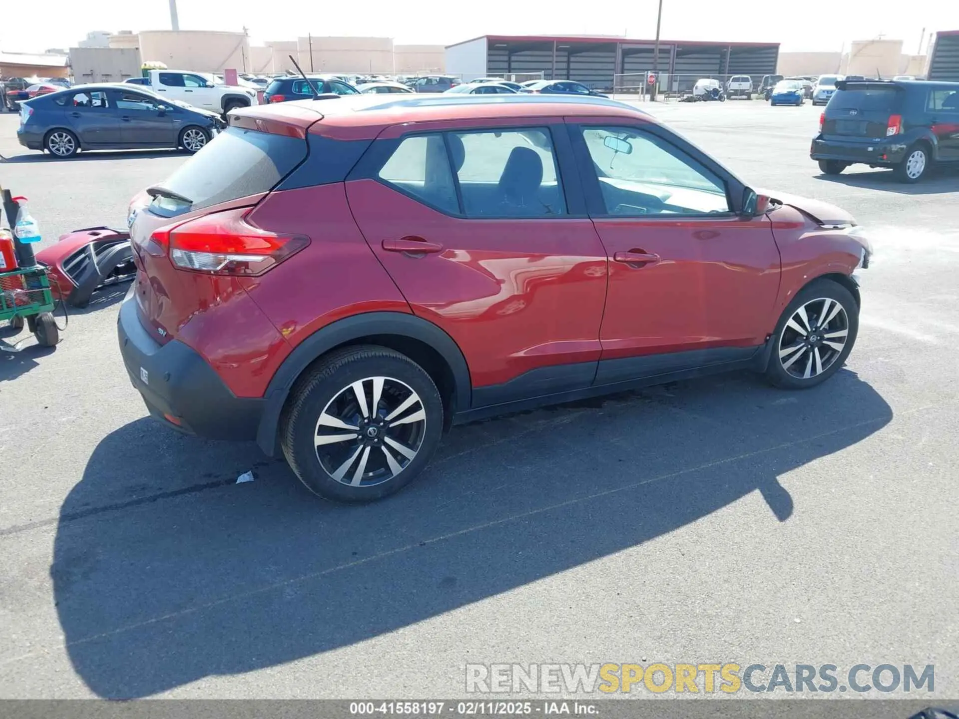 4 Photograph of a damaged car 3N1CP5CV6LL506259 NISSAN KICKS 2020