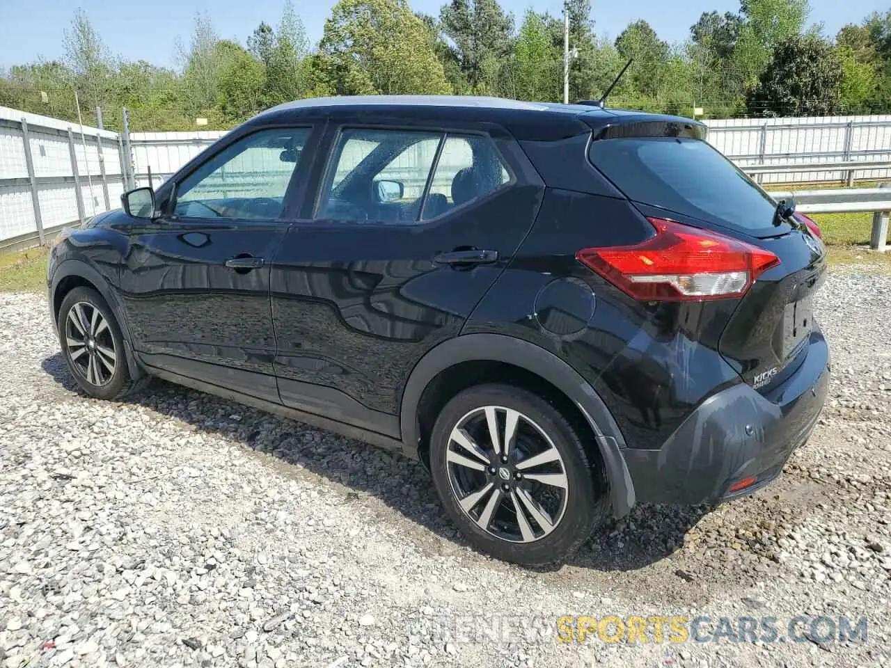 2 Photograph of a damaged car 3N1CP5CV6LL569149 NISSAN KICKS 2020