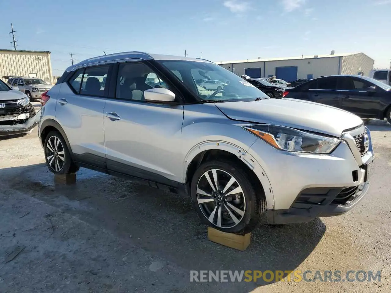 4 Photograph of a damaged car 3N1CP5CV8LL489268 NISSAN KICKS 2020
