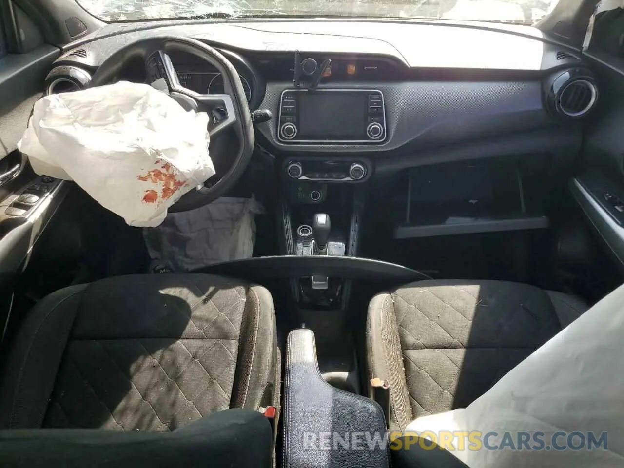 8 Photograph of a damaged car 3N1CP5CV8LL545869 NISSAN KICKS 2020