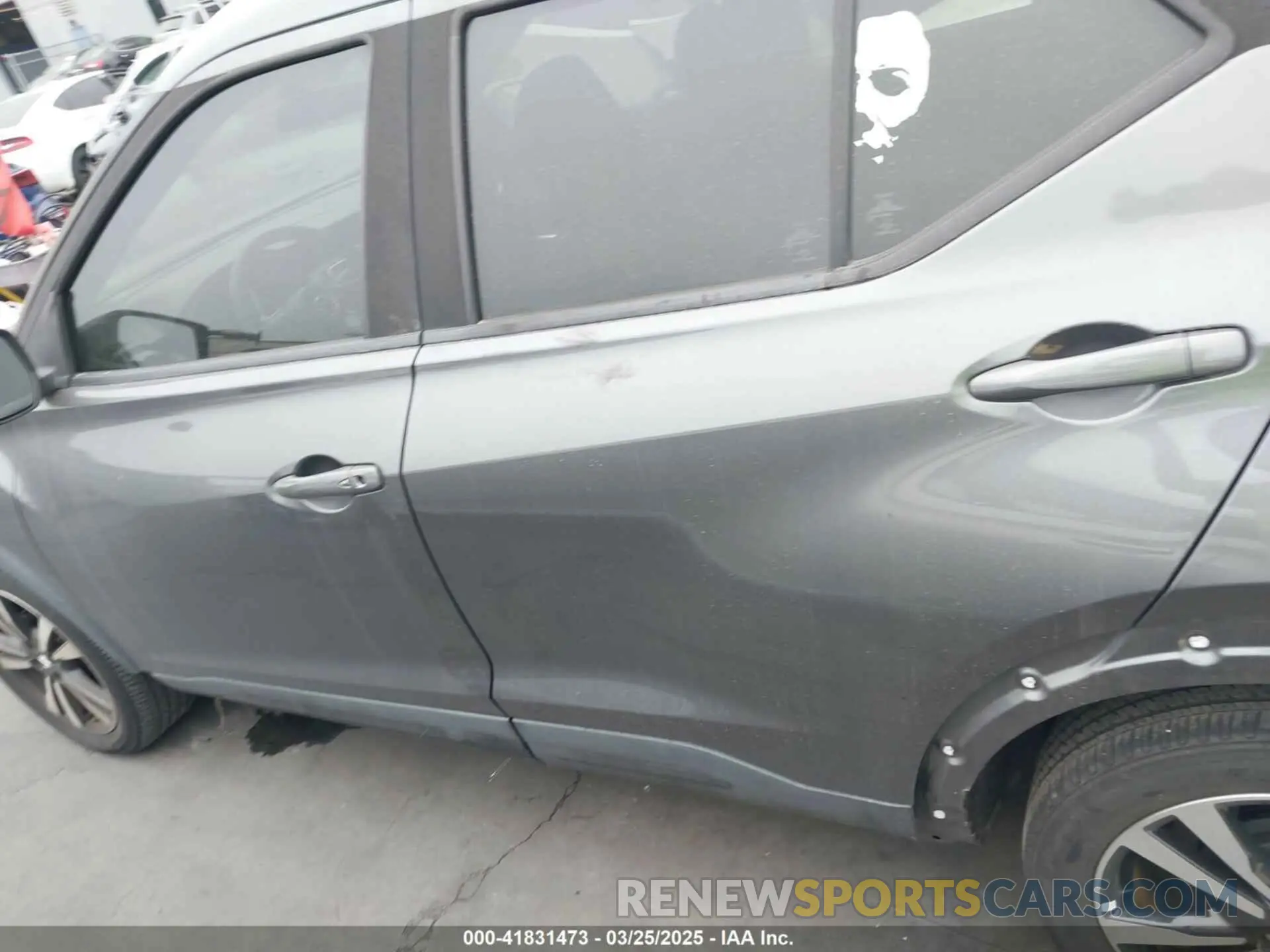 15 Photograph of a damaged car 3N1CP5CV8LL565765 NISSAN KICKS 2020